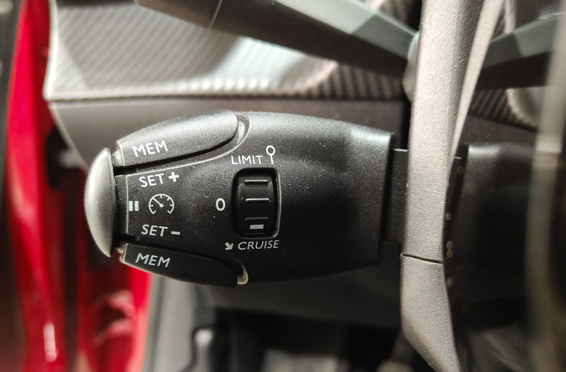 Peugeot 208 PureTech 100 Allure - foto 23