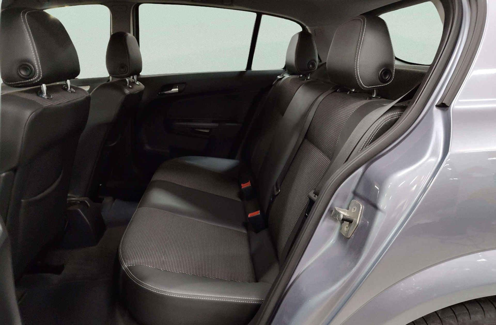 Opel Astra 1.7 CDTI Edition - foto 9
