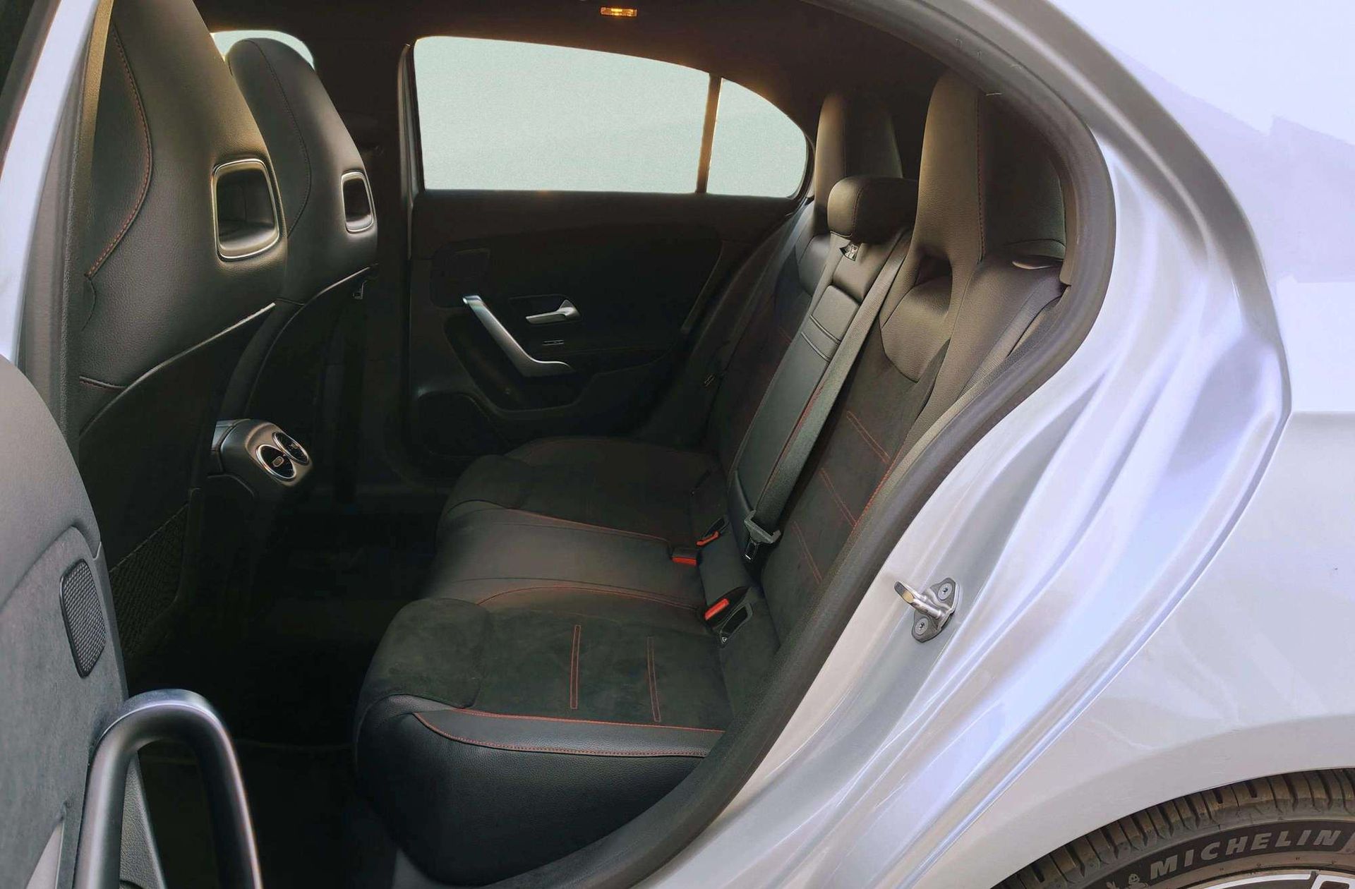 Mercedes-Benz Clase A 200 d Pack AMG - foto 18