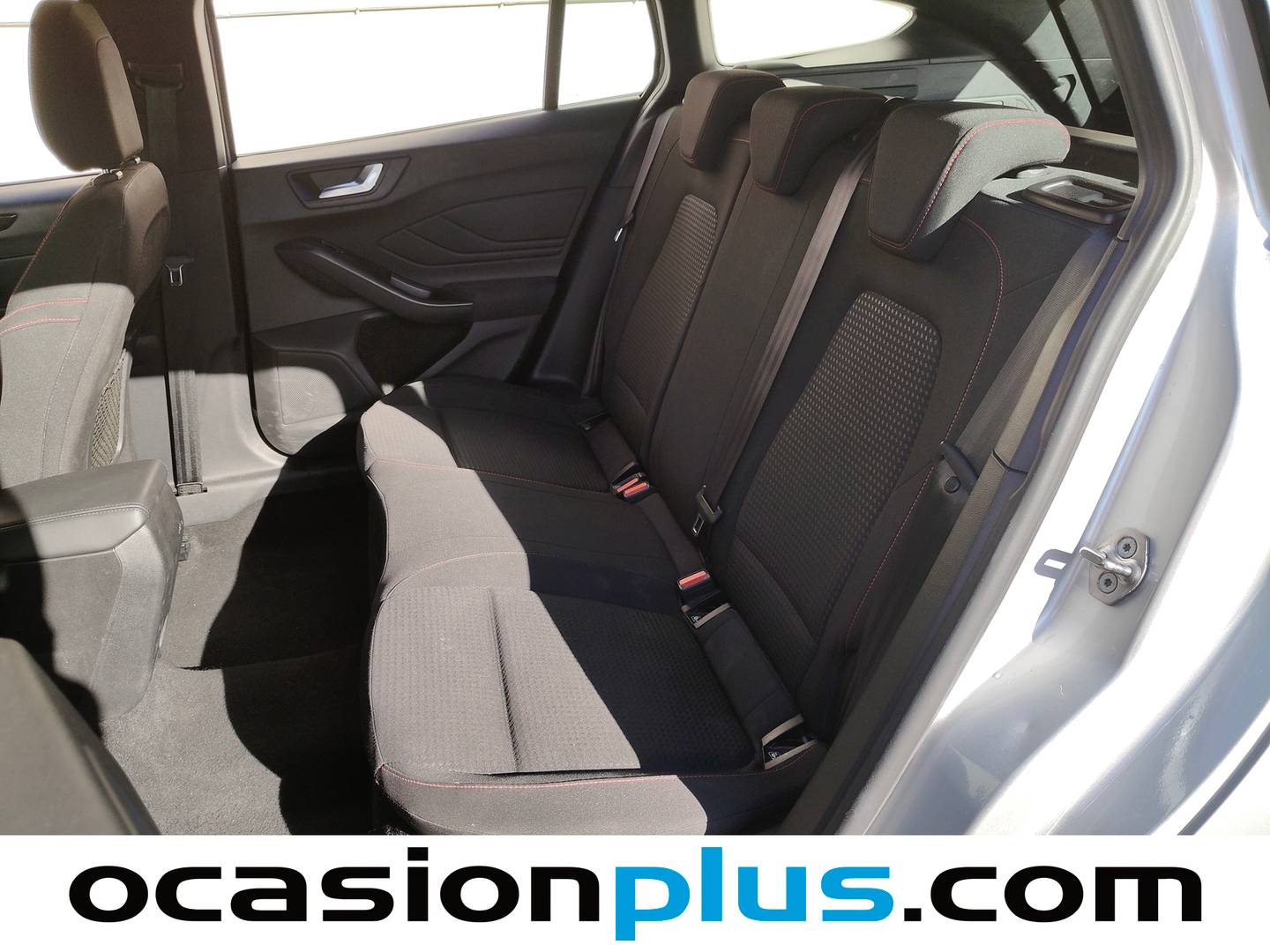 Foto asientos traseros Ford Focus Ford Focus SportBreak 1.0 Ecoboost MHEV ST-Line Auto (155 CV)