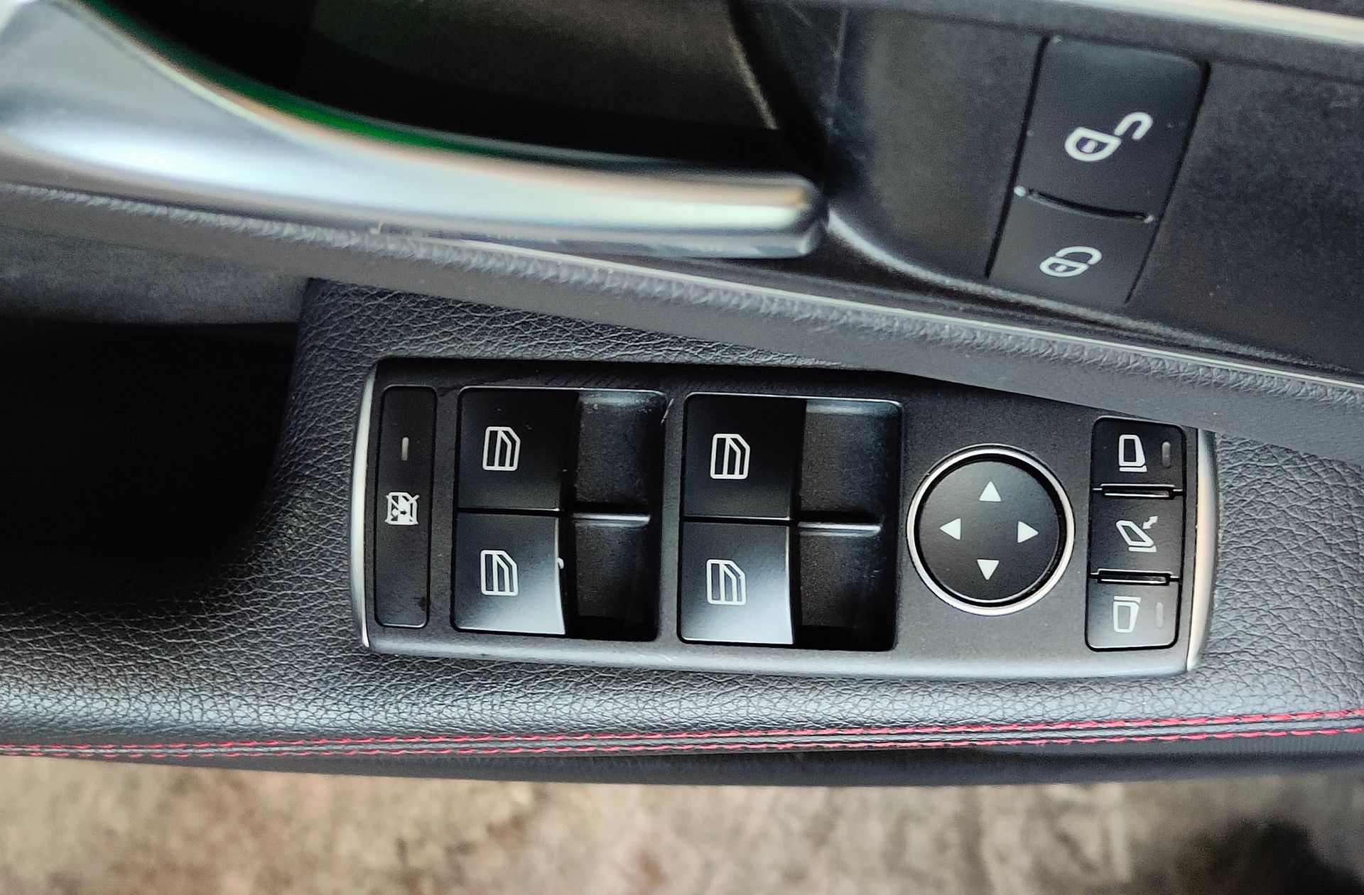 Mercedes-Benz GLA 200 d AMG Line - foto 34