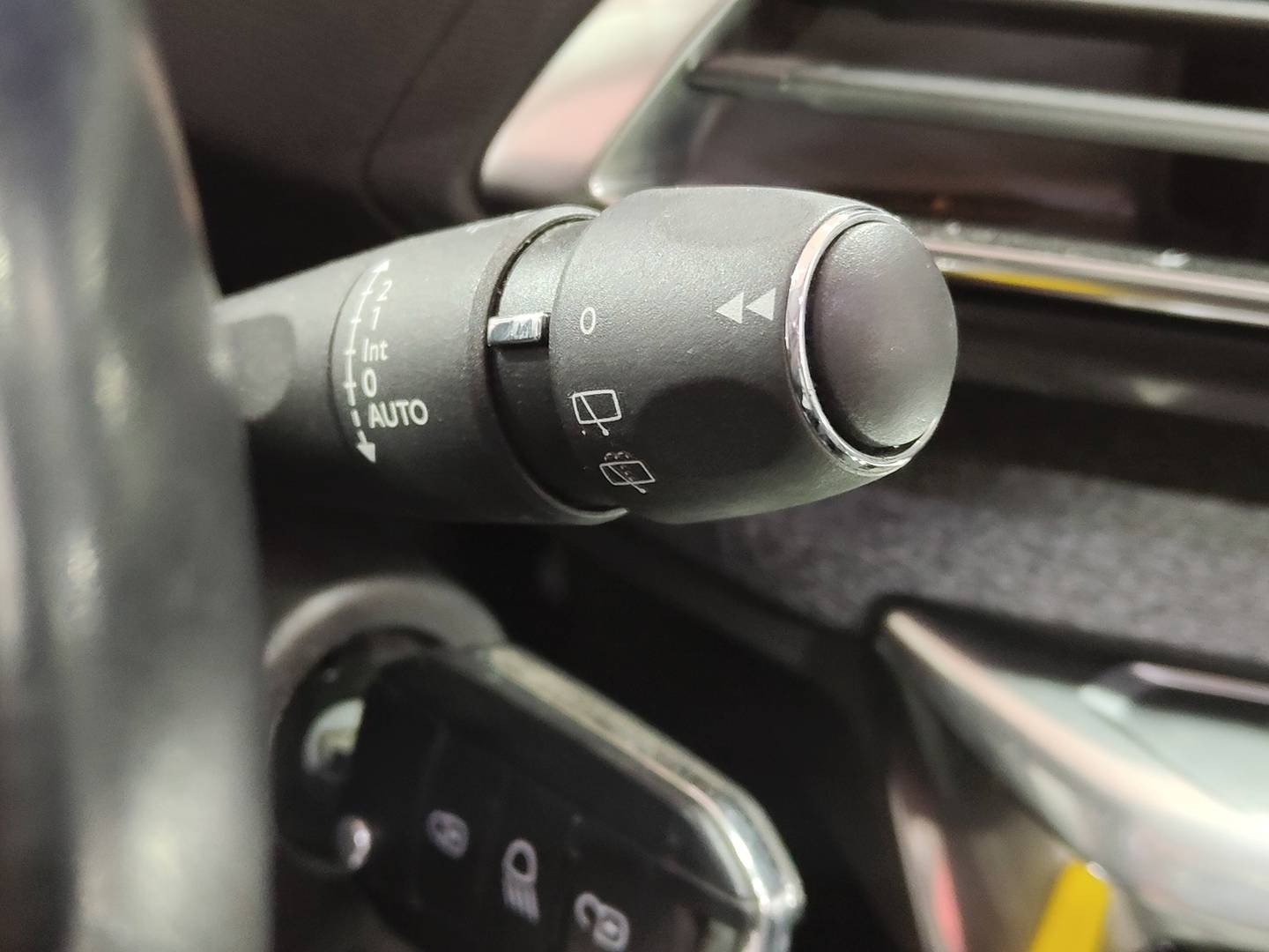 Foto Peugeot 3008 Peugeot 3008 PureTech 130 S&S Allure EAT8 (130 CV)