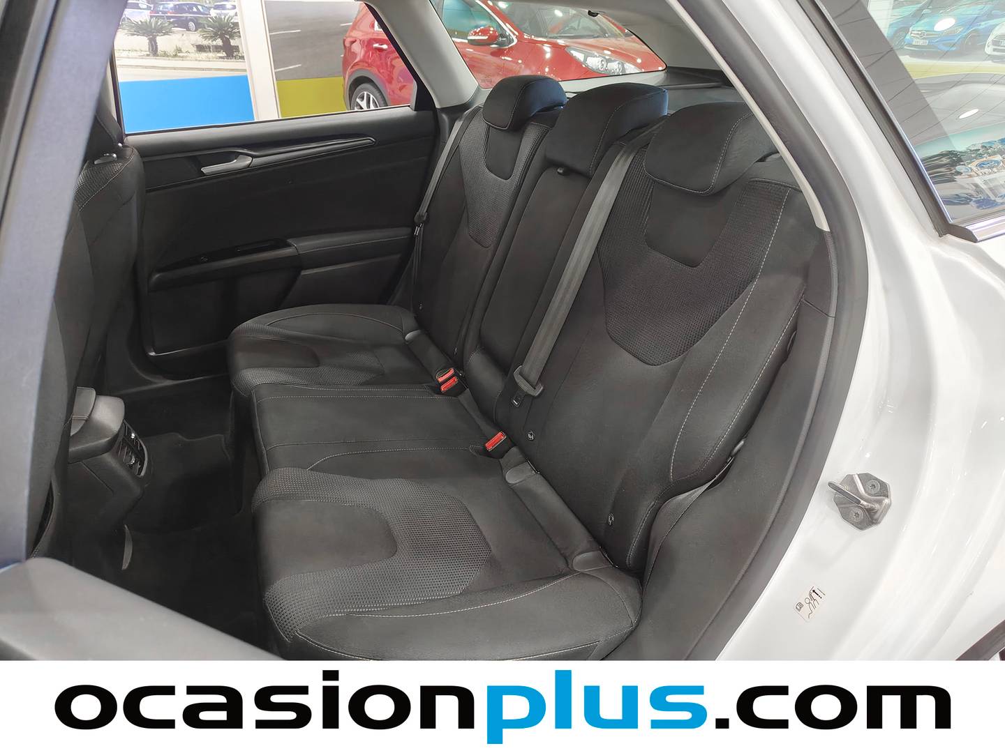 Foto asientos traseros Ford Mondeo Ford Mondeo SportBreak 2.0 TDCI Titanium PowerShift (150 CV)
