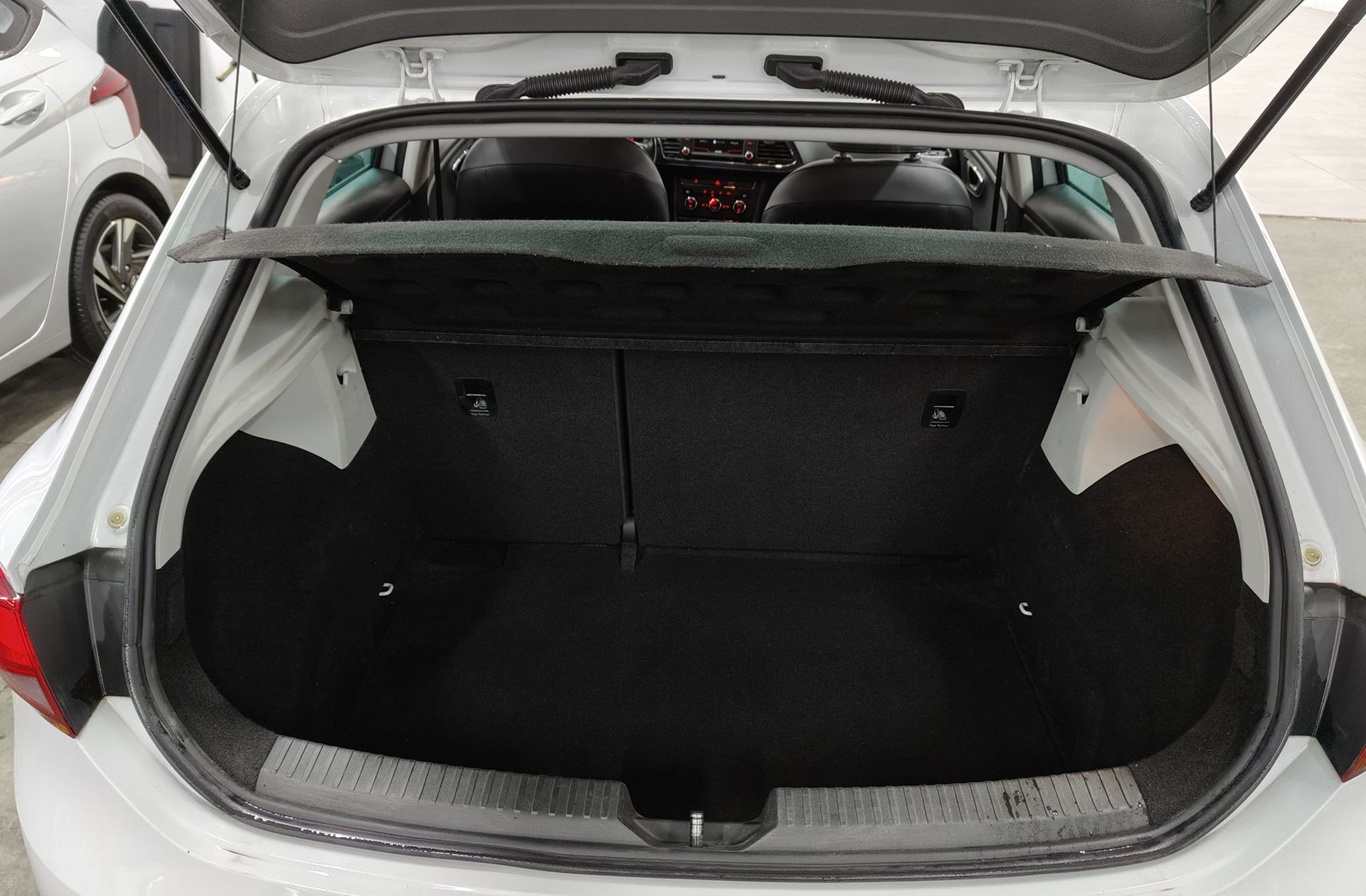 SEAT León 1.6 TDI Style Connect Plus DSG - foto 16