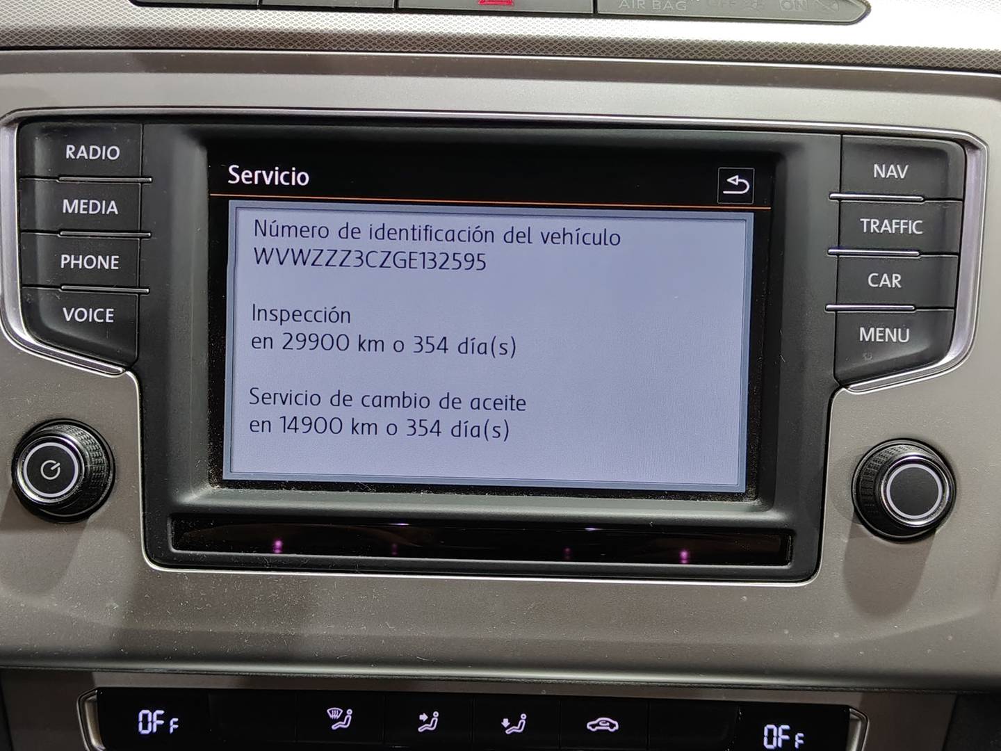 Foto Volkswagen Passat Volkswagen Passat Advance 1.6 TDI BMT (120 CV)