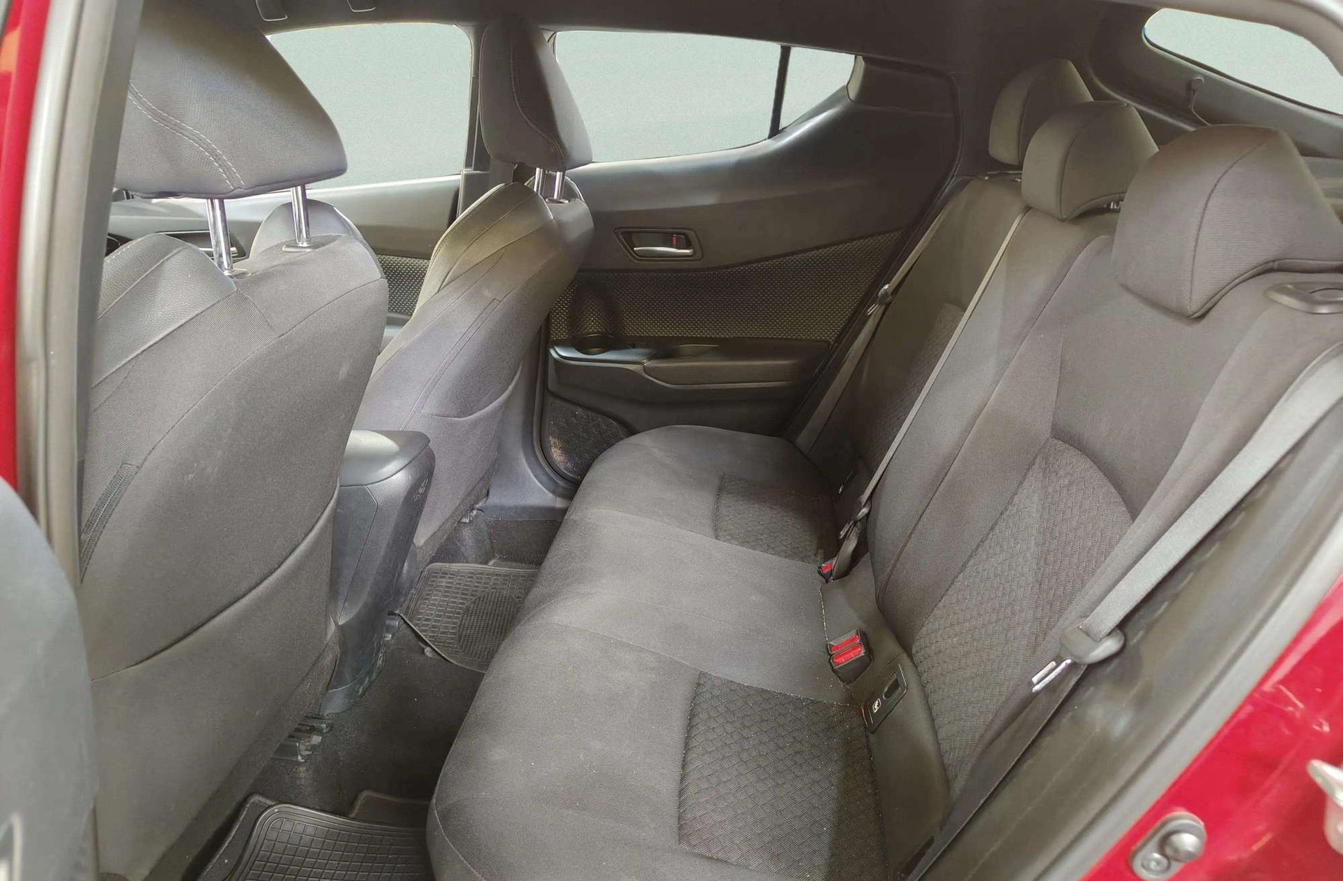 Toyota C-HR 1.8 125H Advance - foto 11