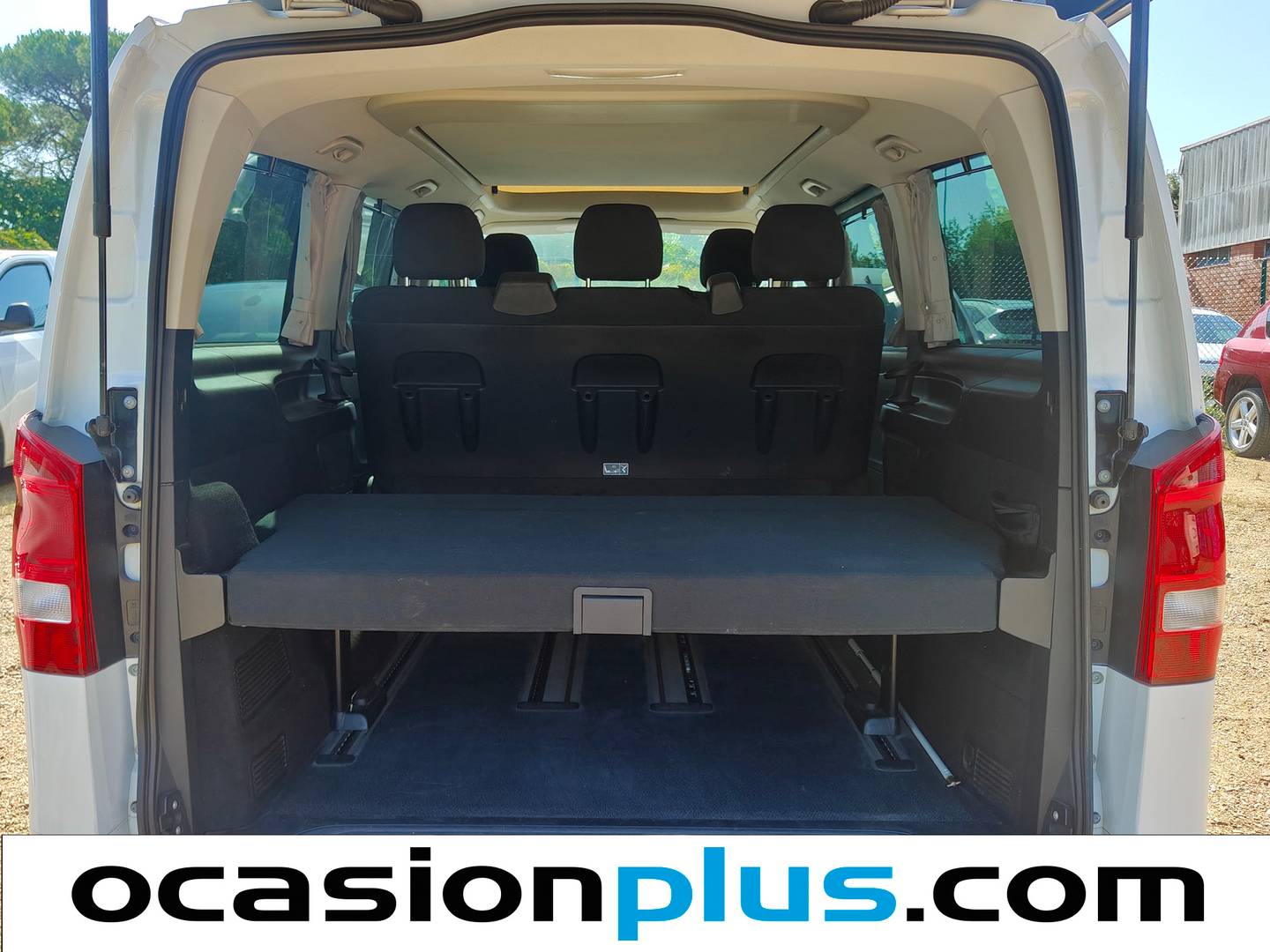 Foto asientos traseros Mercedes Vito Mercedes Vito Combi 220 d Marco Polo Activity Largo (163 CV)