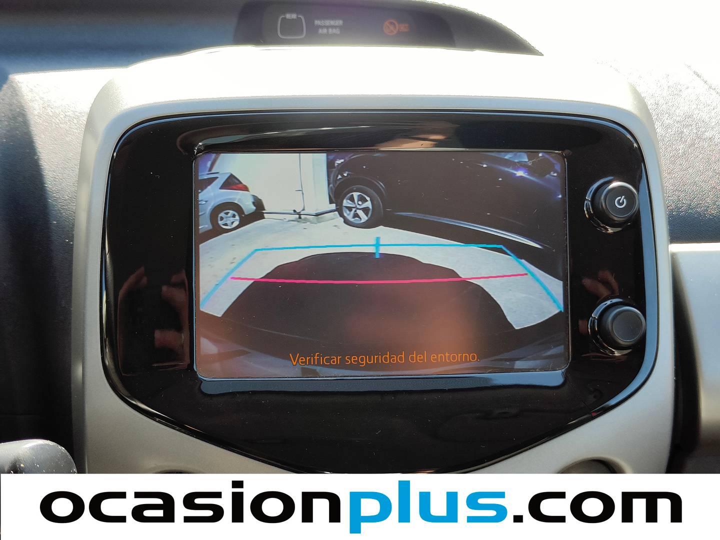 Equipamiento del Toyota Aygo Toyota Aygo 1.0 70 X-Play (69 CV)