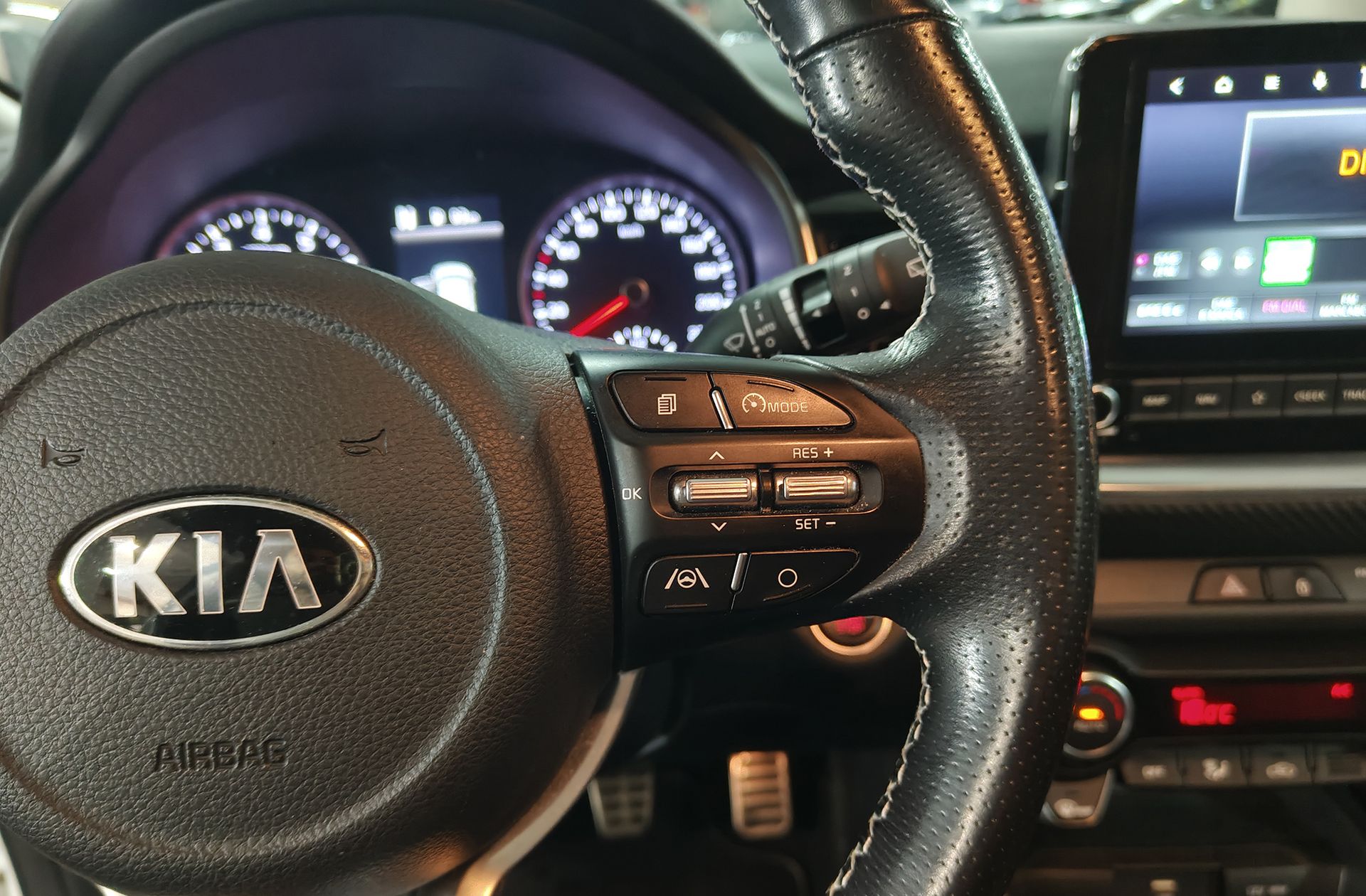 Kia Stonic 1.0 T-GDi MHEV iMT GT Line - foto 32