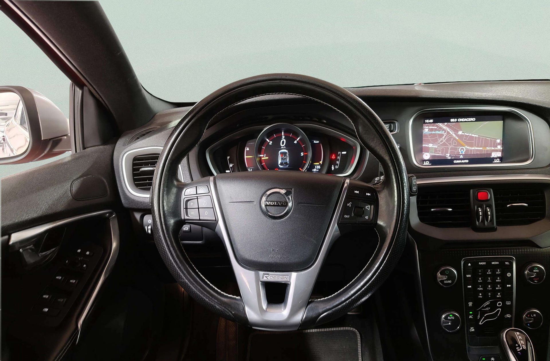 Volvo V40 D4 R-Design Momentum - foto 25
