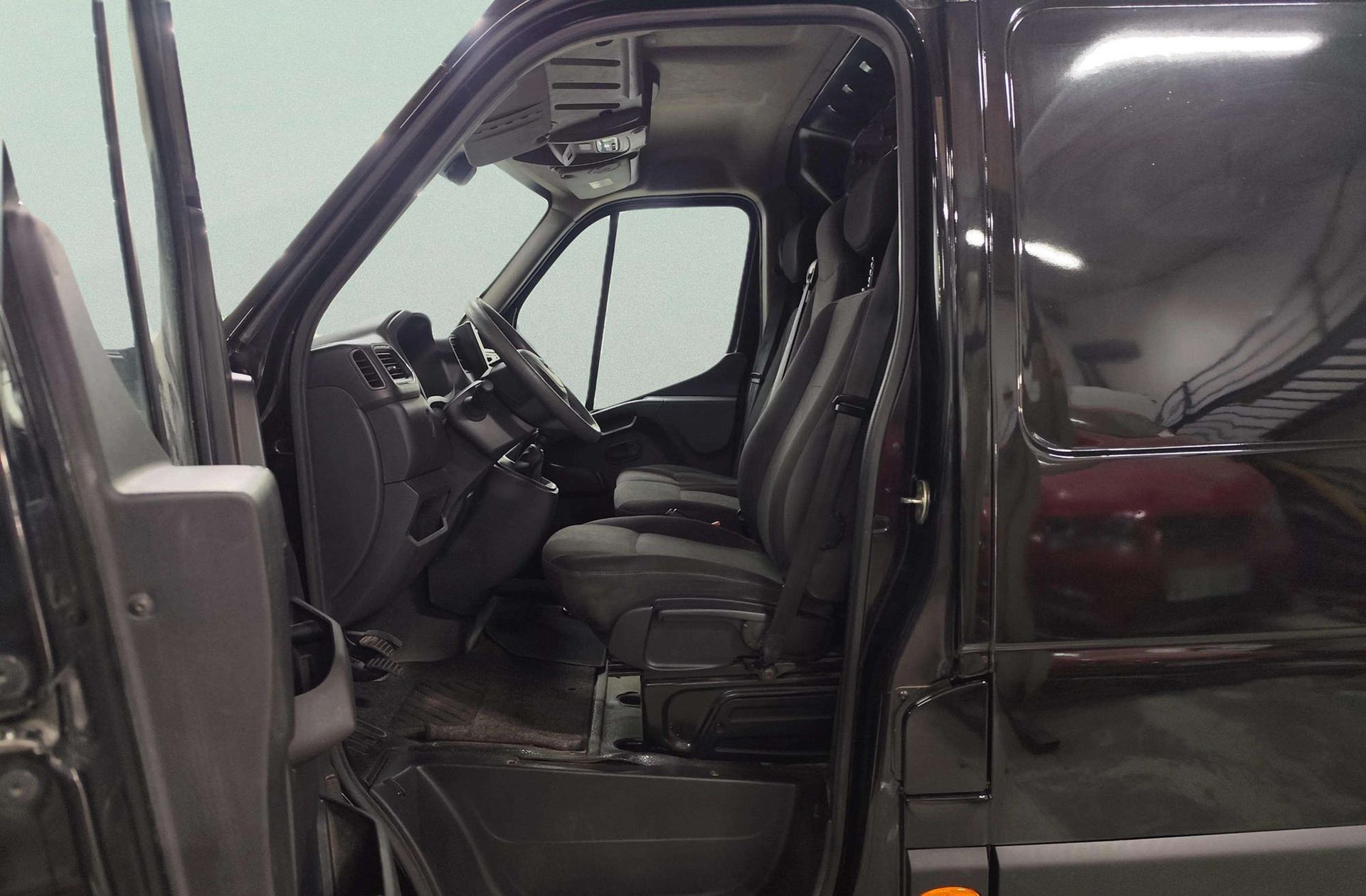 Nissan Interstar Furgon 2.3 dCi L3H2 3,5T FWD GO - foto 8