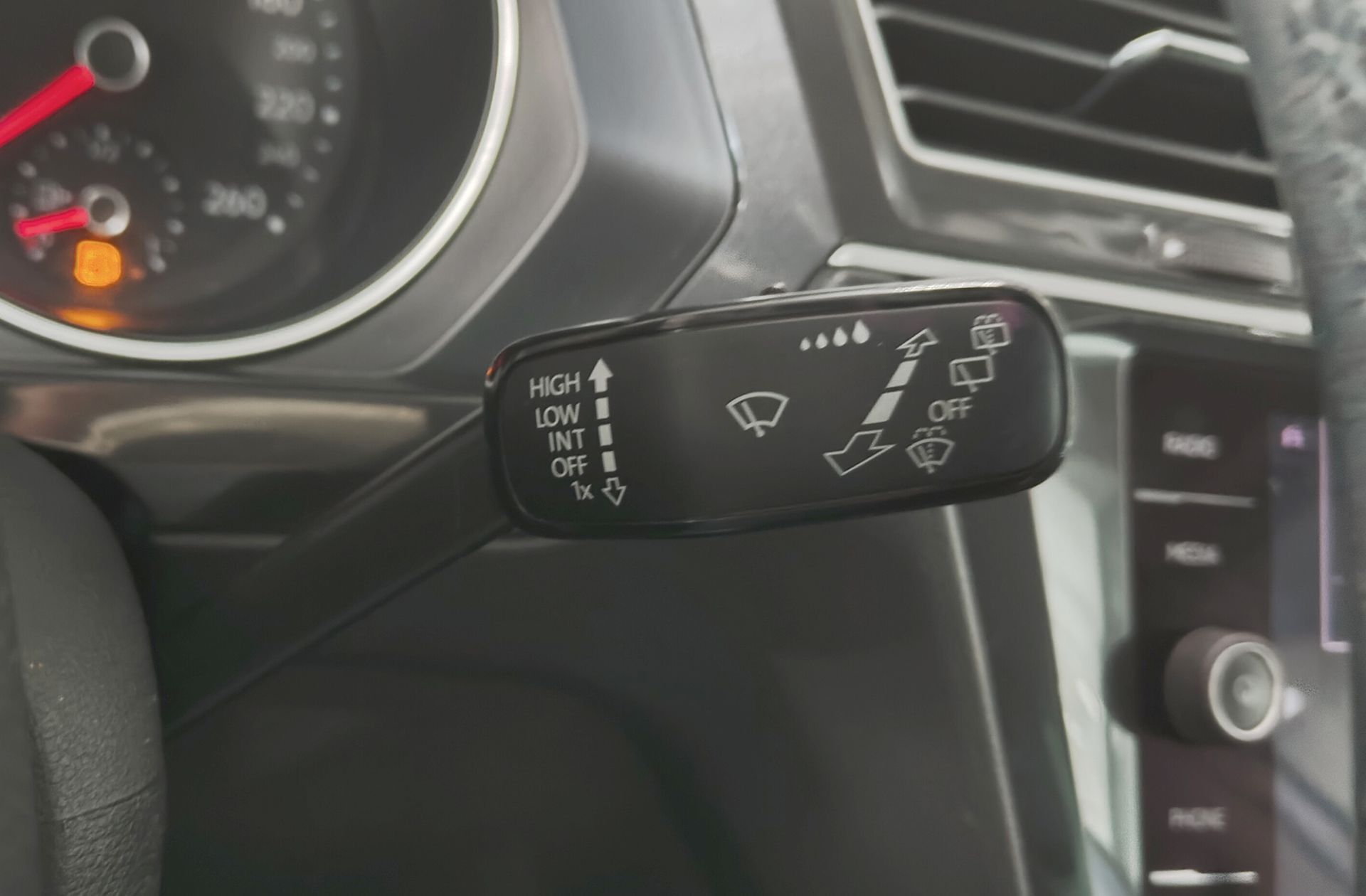 Volkswagen Tiguan Advance 1.5 TSI Pack R-LINE - foto 26