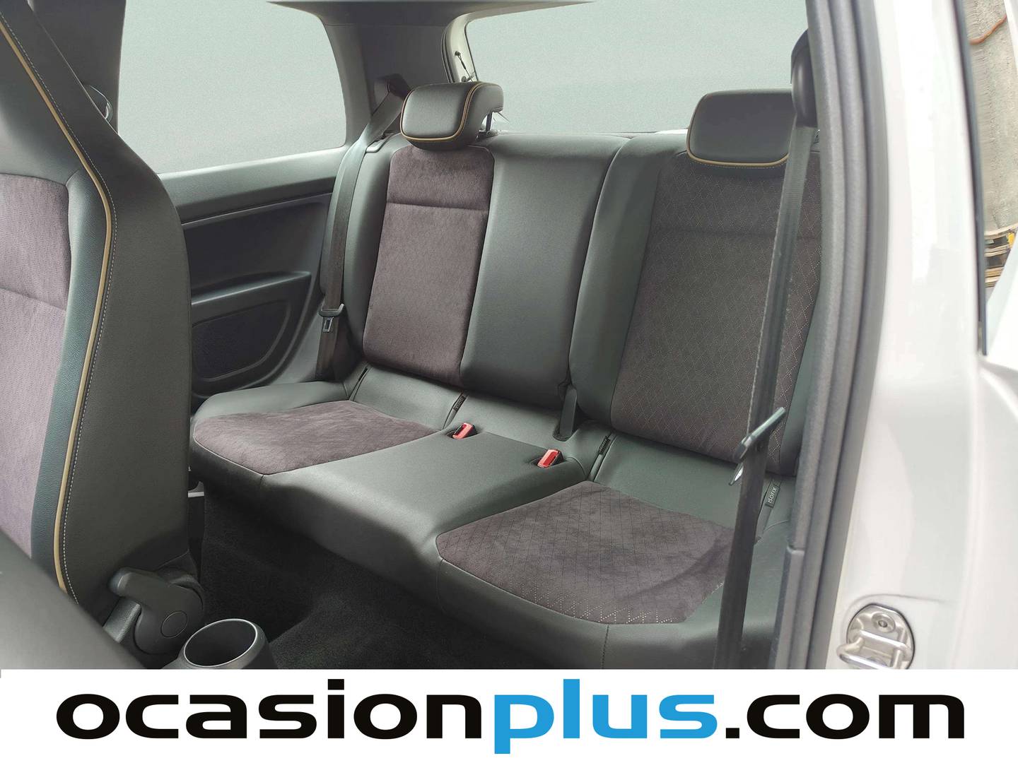 Foto asientos traseros Seat Mii Seat Mii 1.0 Cosmopolitan Auto (75 CV)