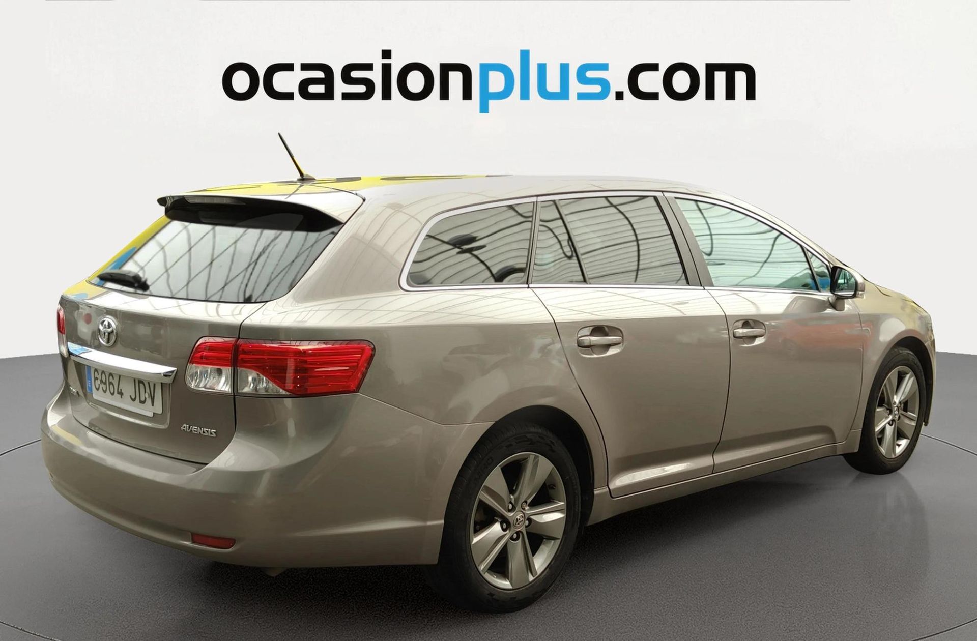 Toyota Avensis 120D Cross Sport Advance - foto 4