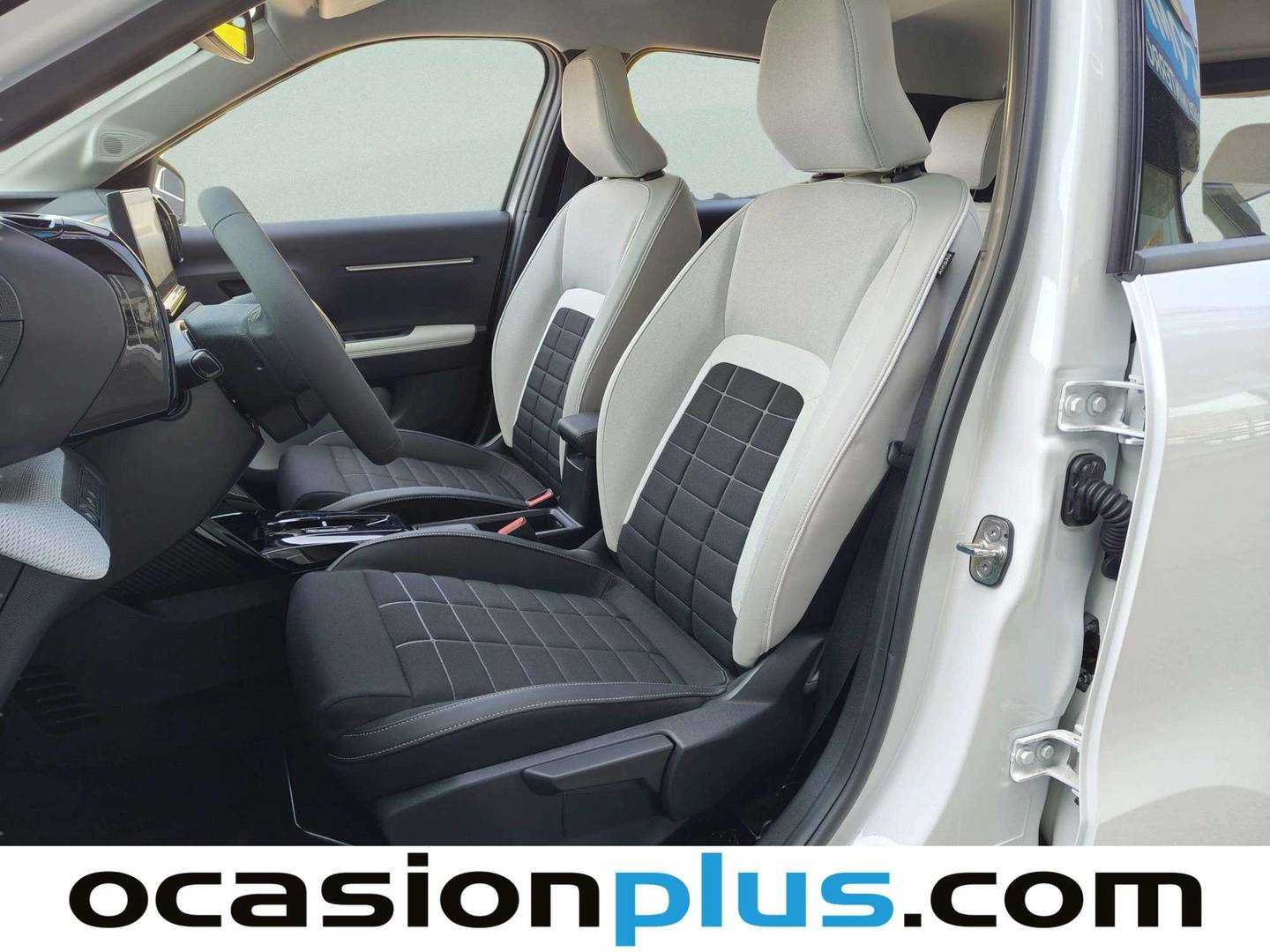 Foto asientos delanteros Citroën C3 Citroën C3 Max Hybrid e-DSC6 (100 CV)