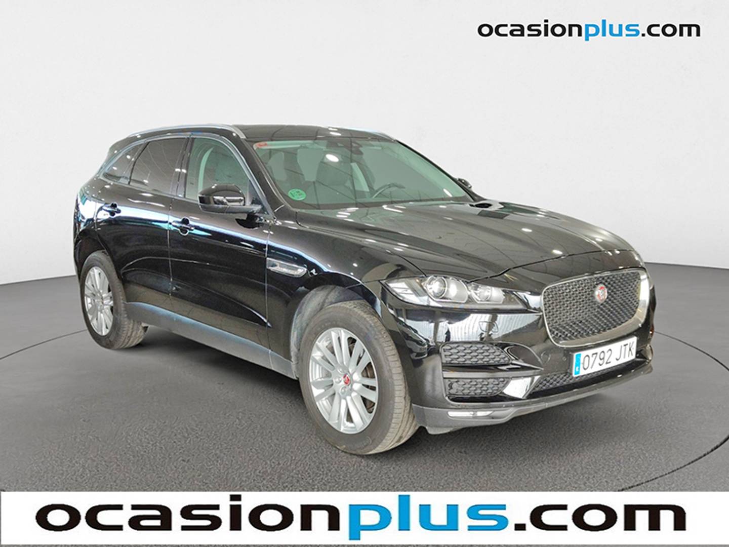 Foto Jaguar F-Pace Jaguar F-PACE 2.0L i4D Pure RWD (180 CV)