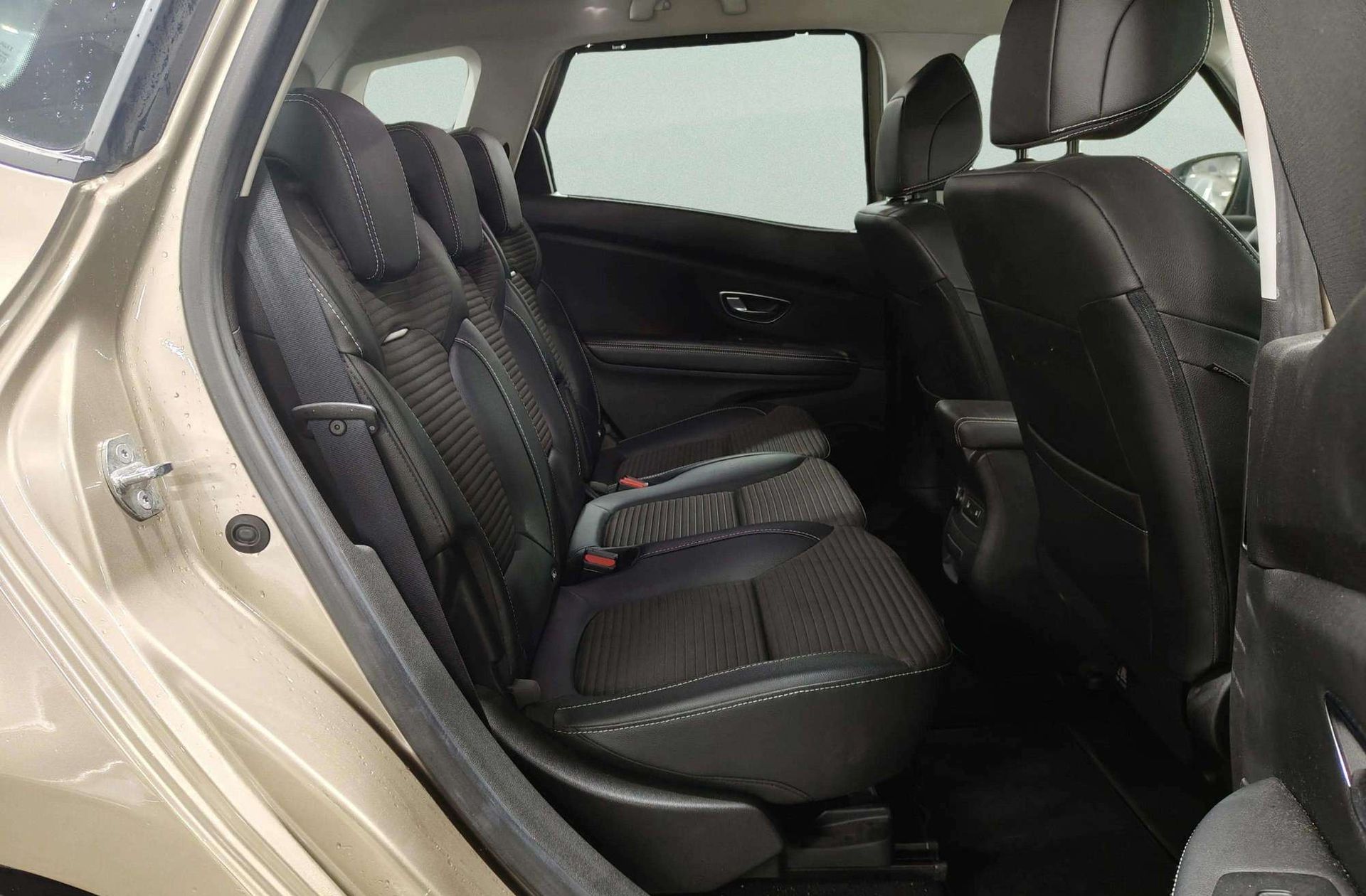 Renault Scénic Zen TCe GPF EDC - foto 18