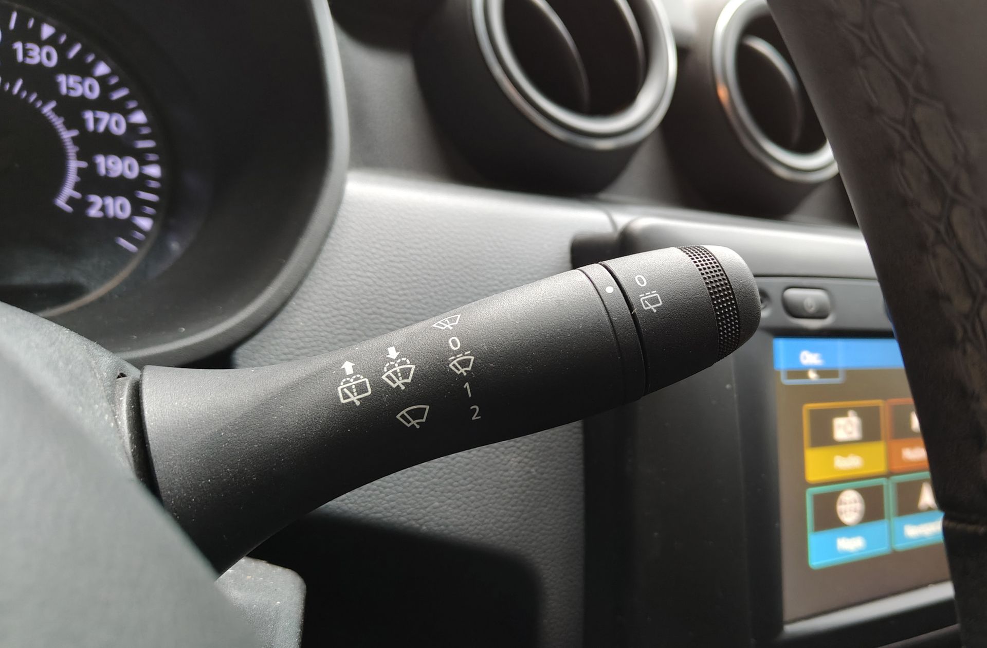 Dacia Duster Essential TCe 4x2 GLP - foto 24