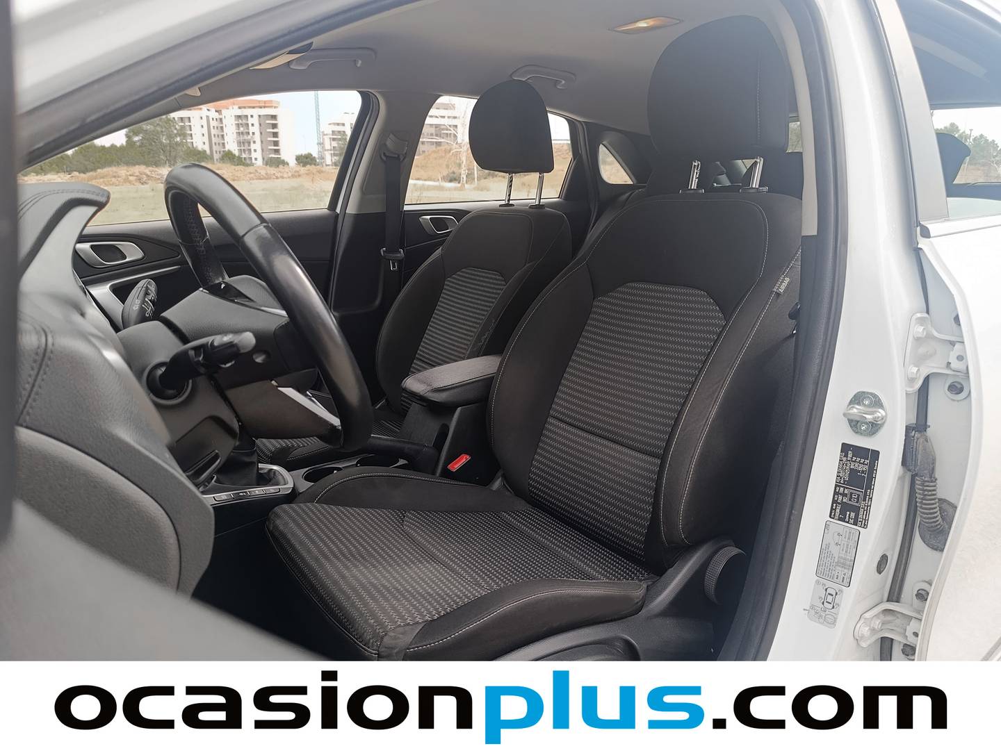 Foto asientos delanteros KIA Ceed KIA Ceed 1.6 MHEV iMT Drive (136 CV)