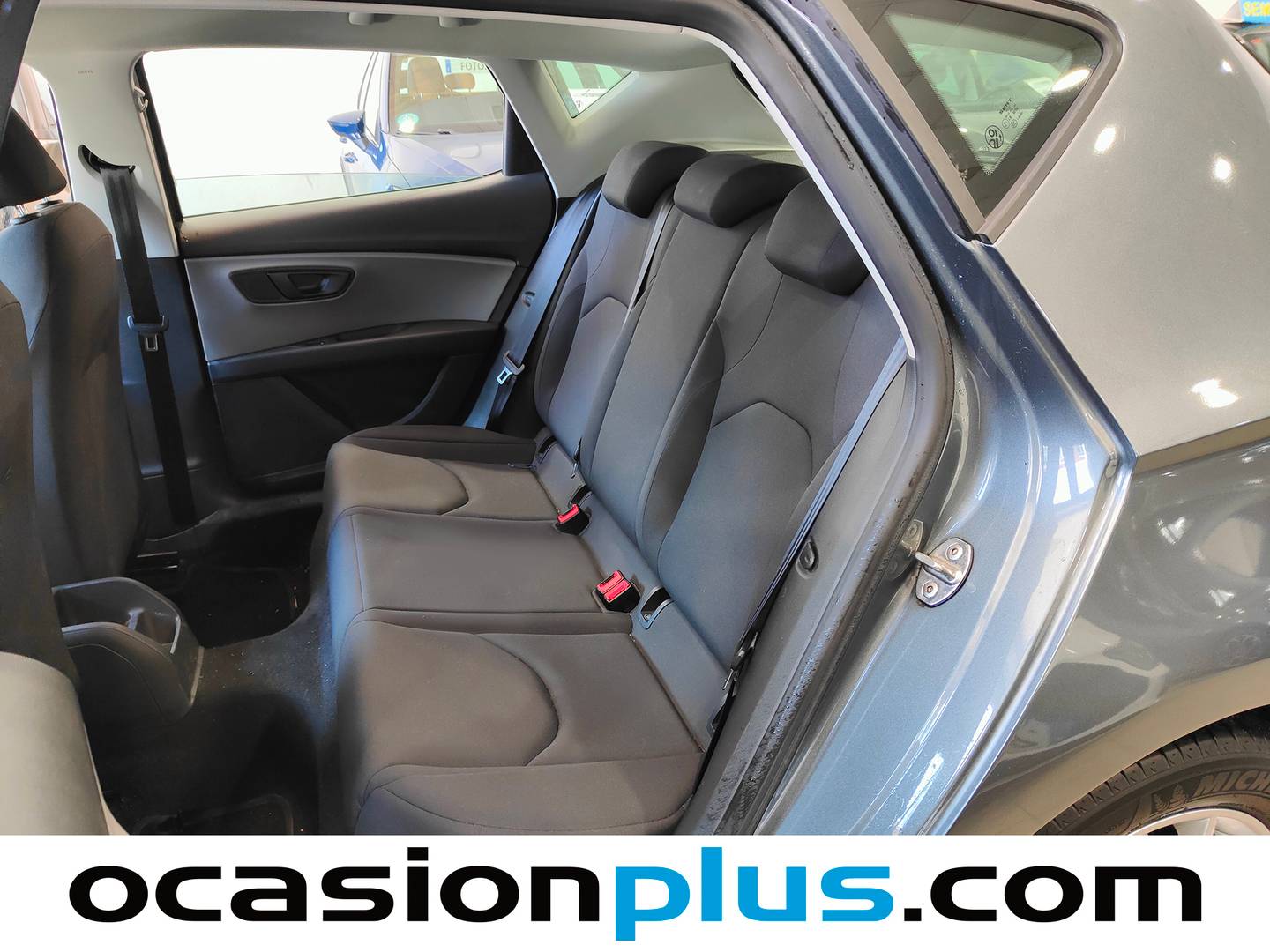 Foto asientos traseros Seat León SEAT León 1.6 TDI S&S Reference Plus (115 CV)