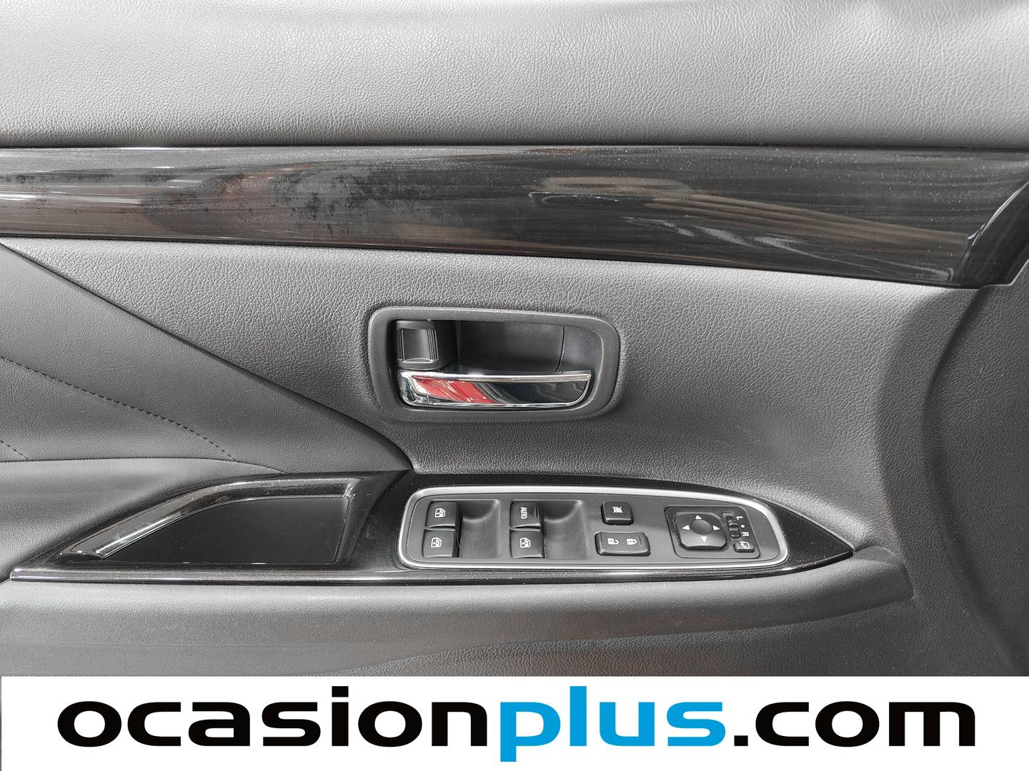 Mitsubishi Outlander Mitsubishi Outlander 2.0 PHEV Kaiteki 4WD Auto  (203 CV) seminuevo