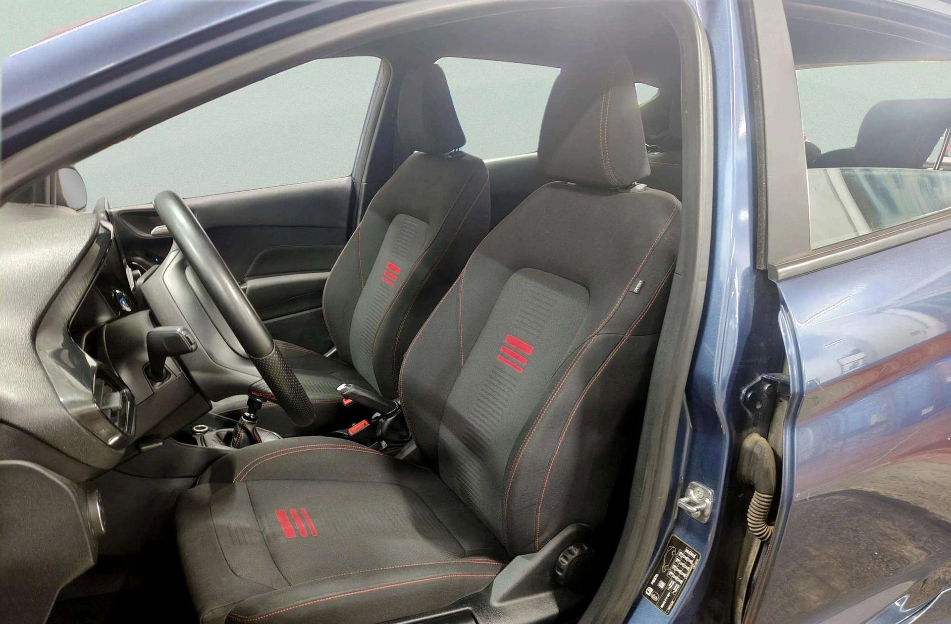 Ford Fiesta 1.0 EcoBoost MHEV ST-Line - foto 10