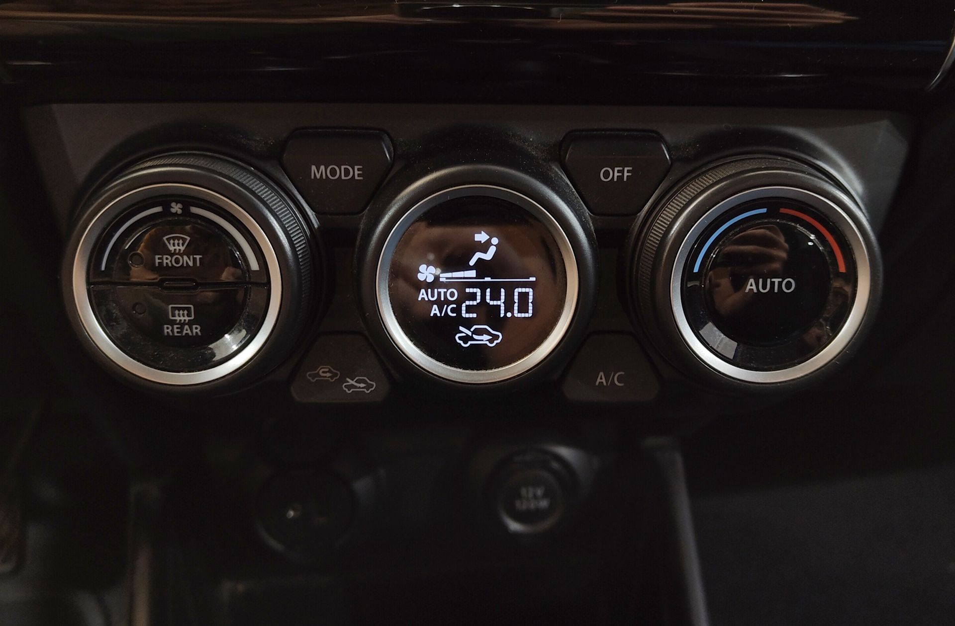 Suzuki Swift 1.2 GLX Mild Hybrid - foto 33