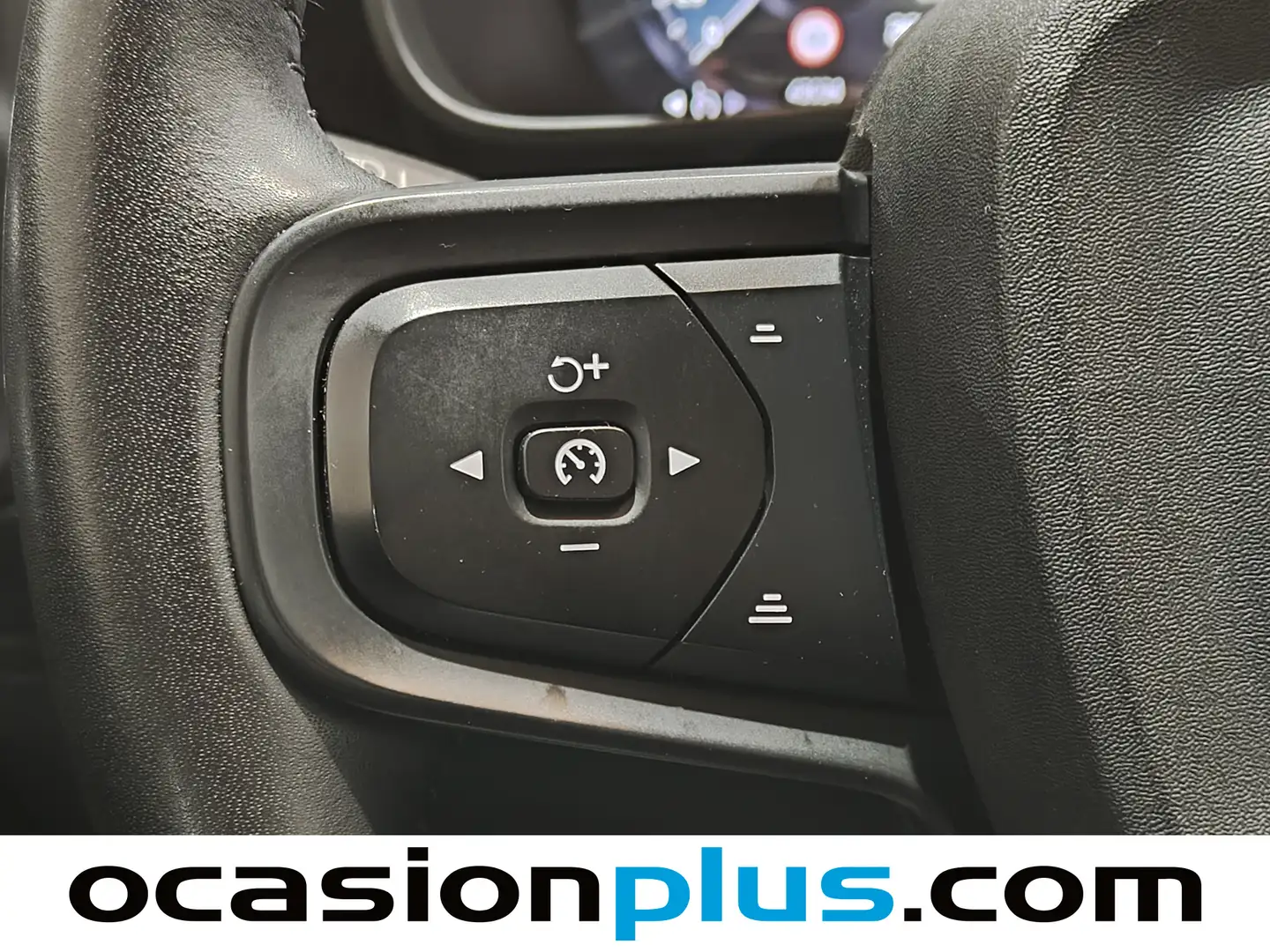 Foto Volvo XC40 Volvo XC40 T2 Momentum Core (129 CV)