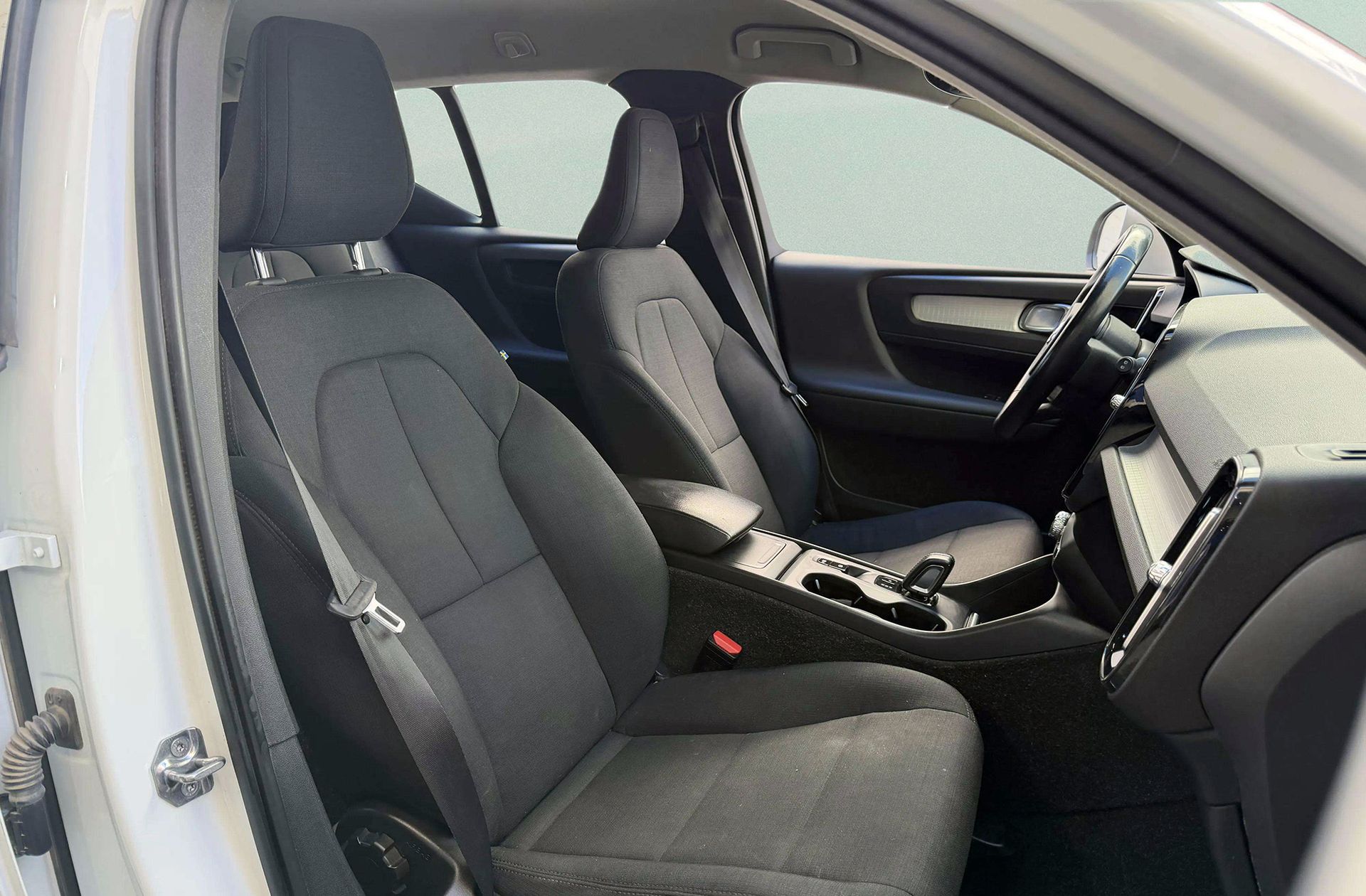 Volvo XC40 T4 Momentum - foto 17