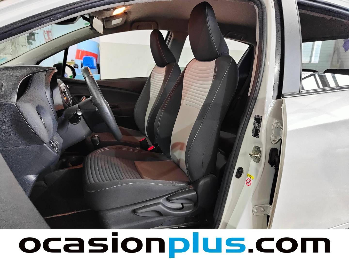 Foto asientos delanteros Toyota Yaris Toyota Yaris 1.5 Hybrid Active (100 CV)
