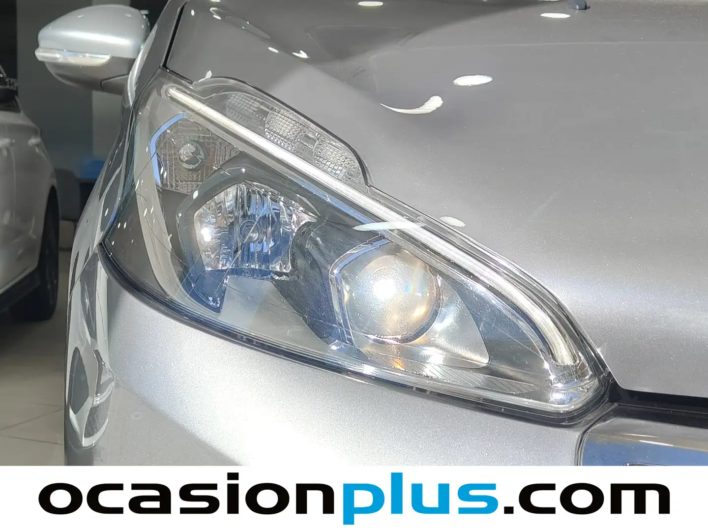 Foto Peugeot 208 Peugeot 208 BlueHDi 100 Tech Edition 99 CV)