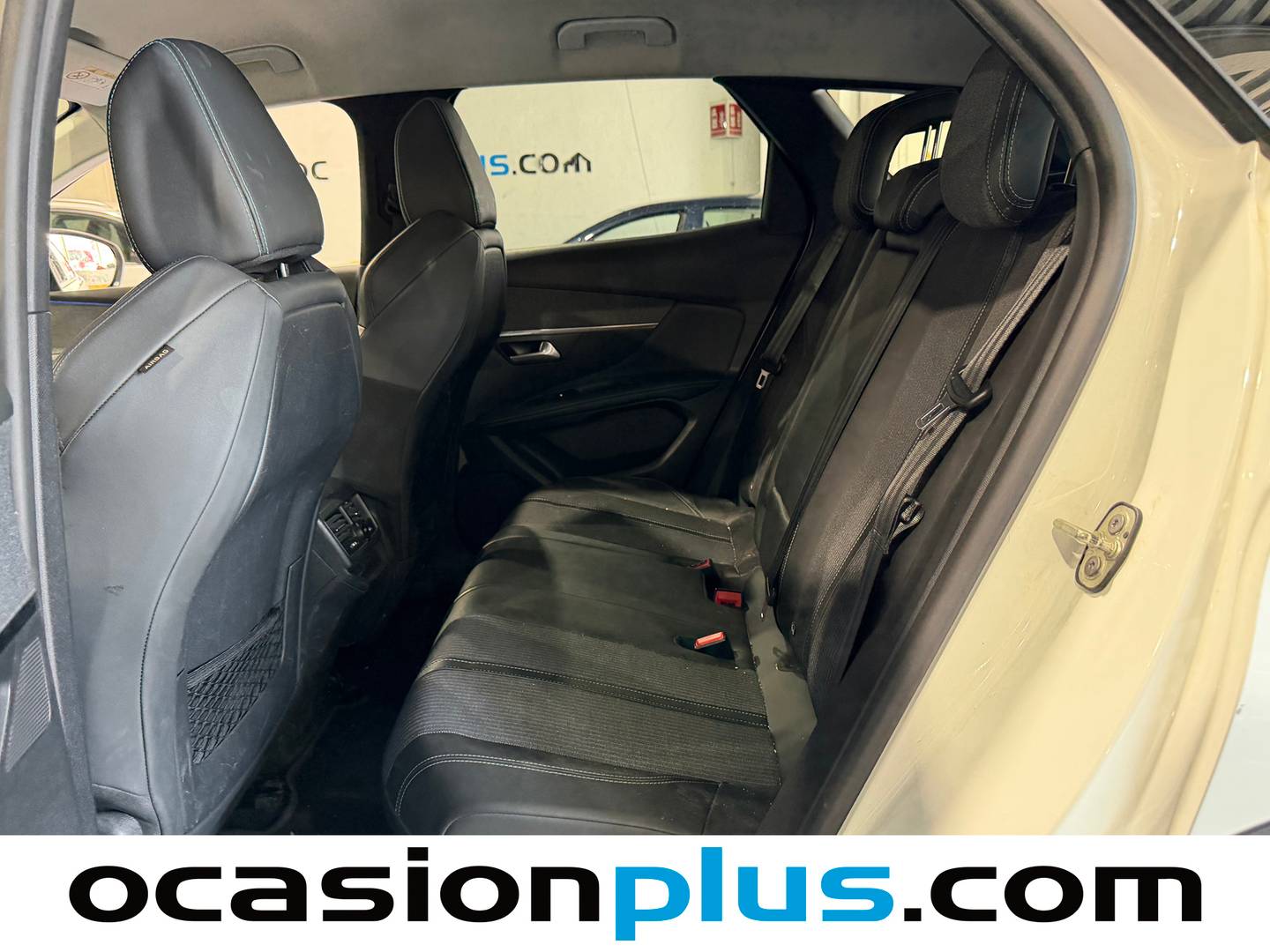 Foto asientos traseros Peugeot 3008 Peugeot 3008 BlueHDi 130 S&S Allure Pack (130 CV)