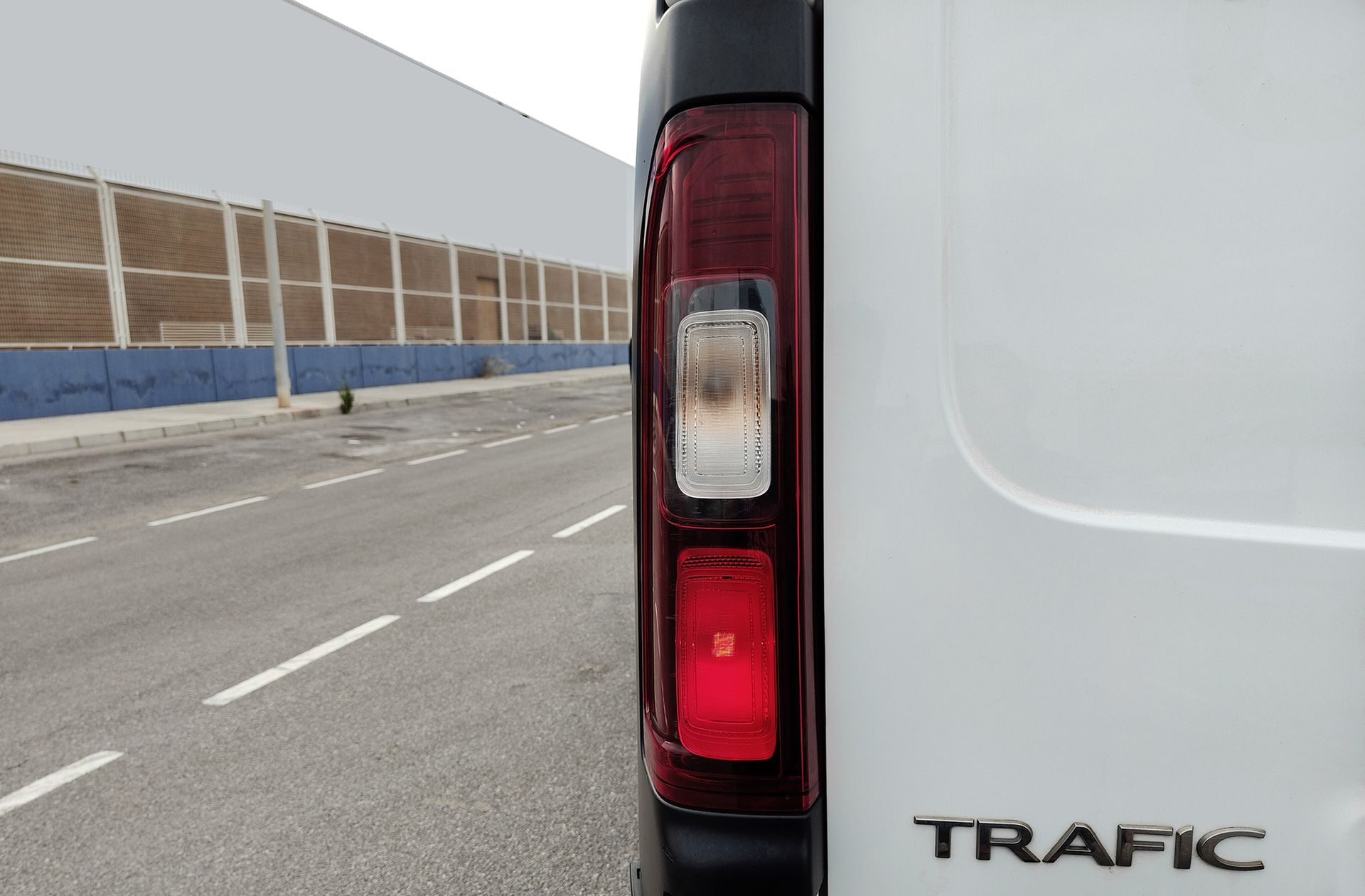 Renault Trafic Furgon 27 L1H1 dCi - foto 13
