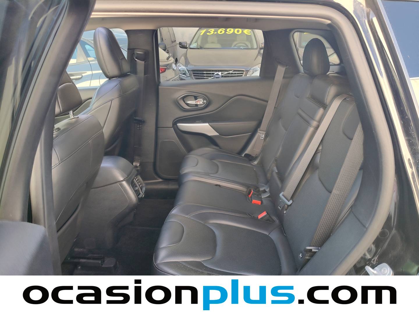 Foto asientos traseros Jeep Cherokee Jeep Cherokee 2.2 CRD Overland 4x4 Auto (200 CV)