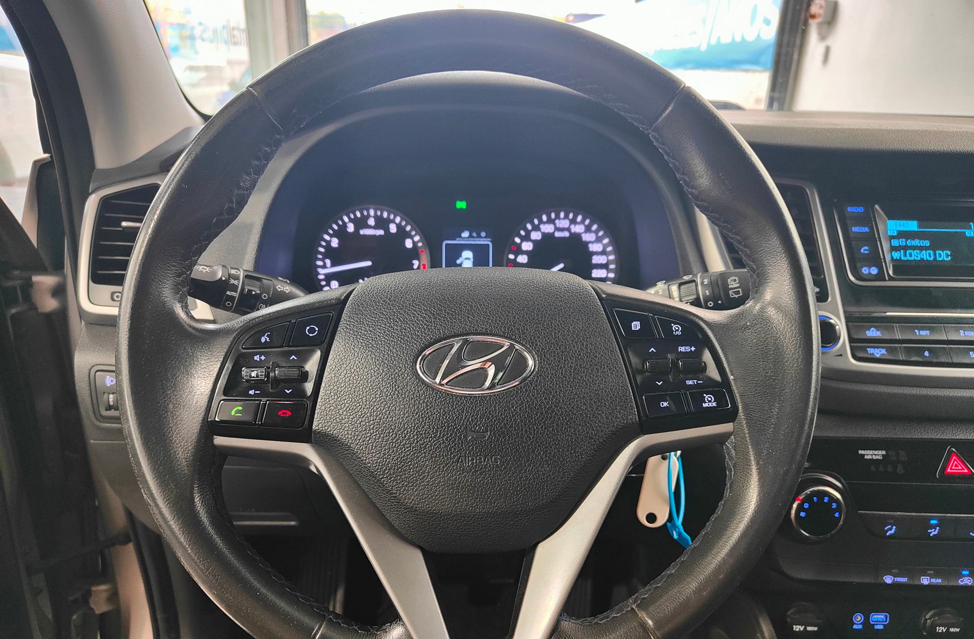 Hyundai Tucson 1.6 GDI BlueDrive Essence 4x2 - foto 20