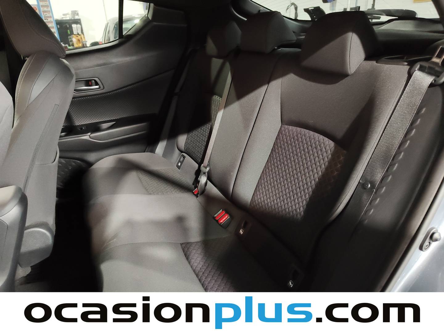 Foto asientos traseros Toyota C-HR Toyota C-HR 1.8 125H Advance (122 CV)
