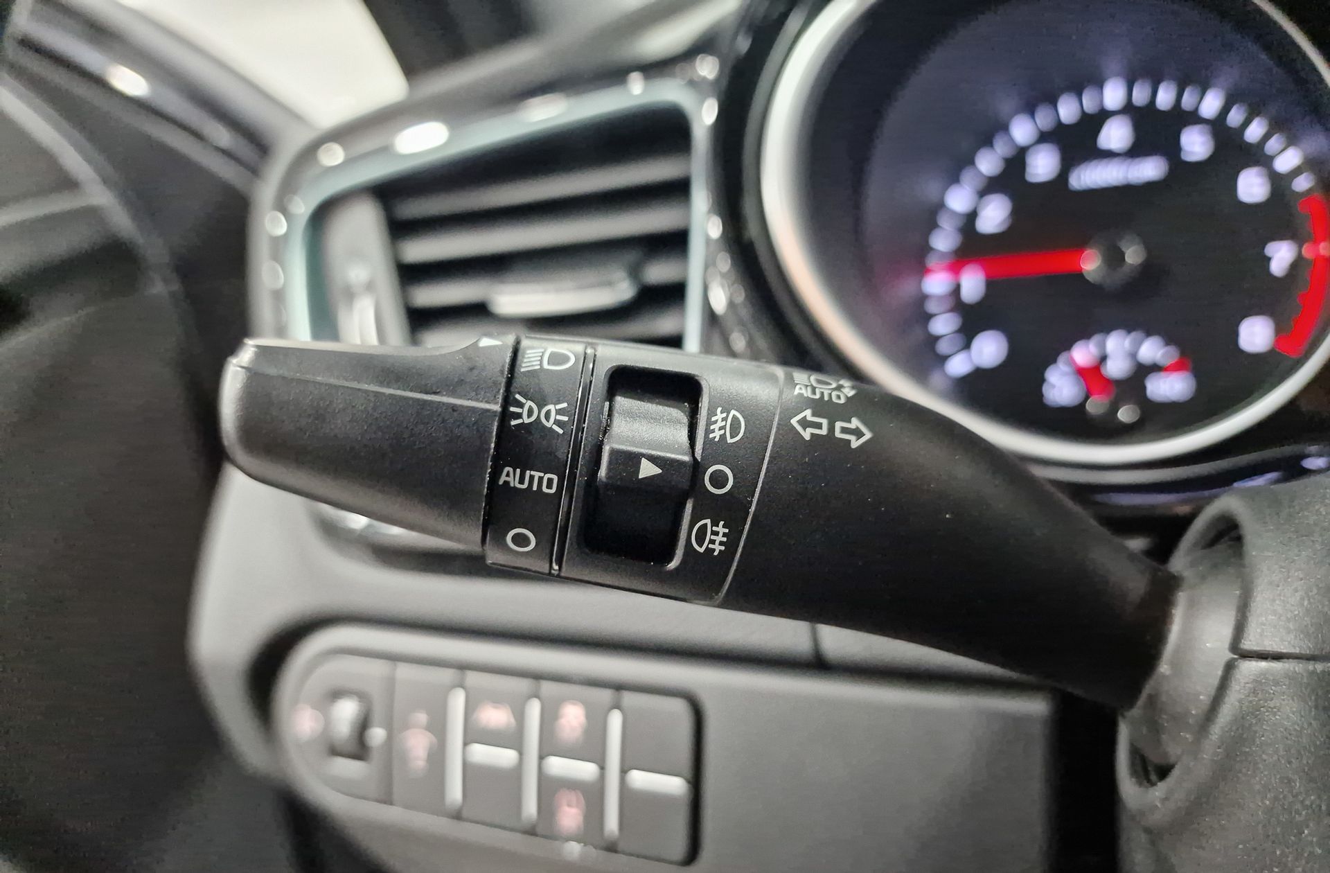 Kia Ceed 1.0 MHEV Style Edition DCT - foto 28