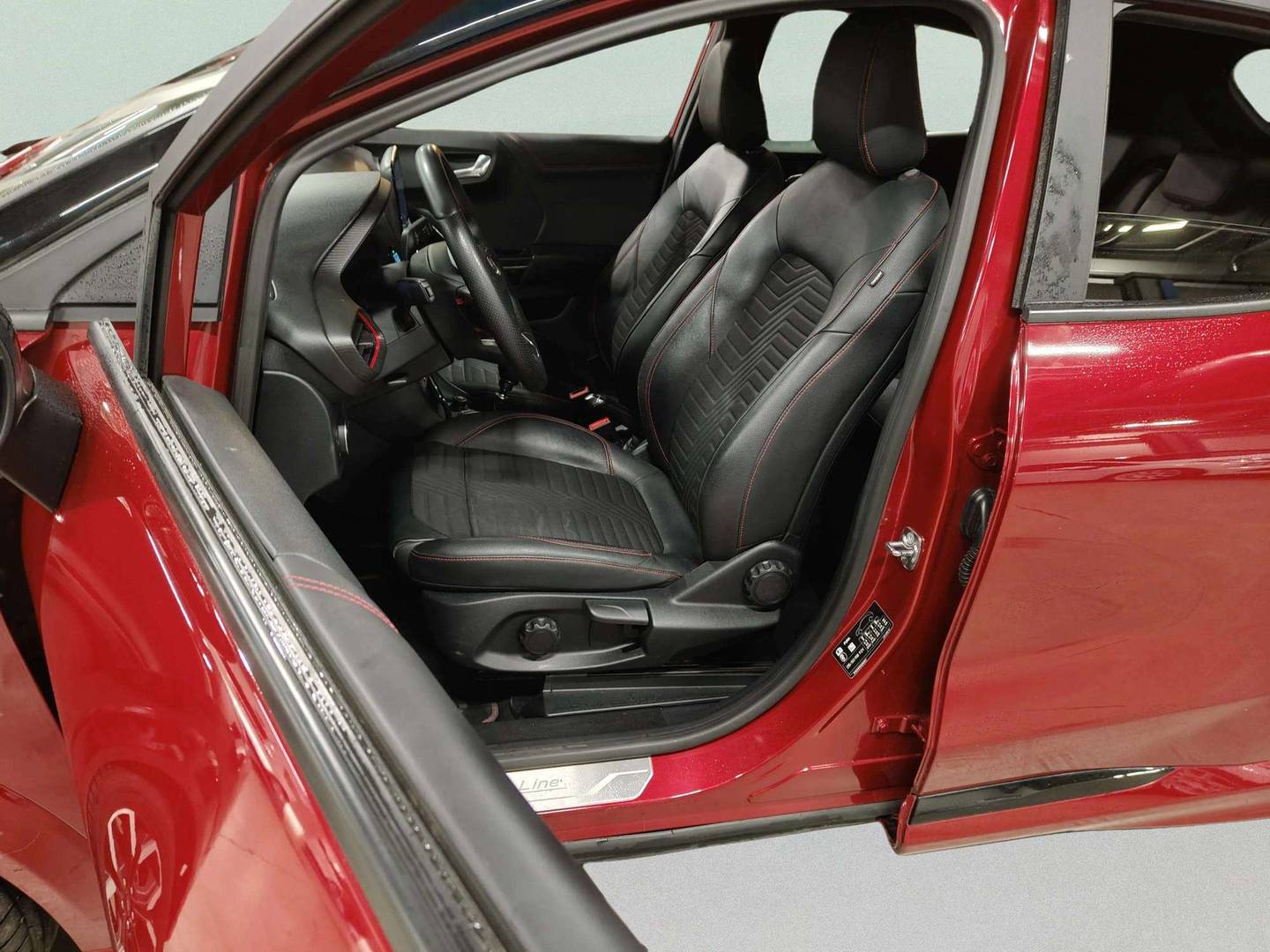 Foto Ford Puma Ford Puma 1.0 EcoBoost MHEV ST-Line X (125 CV)