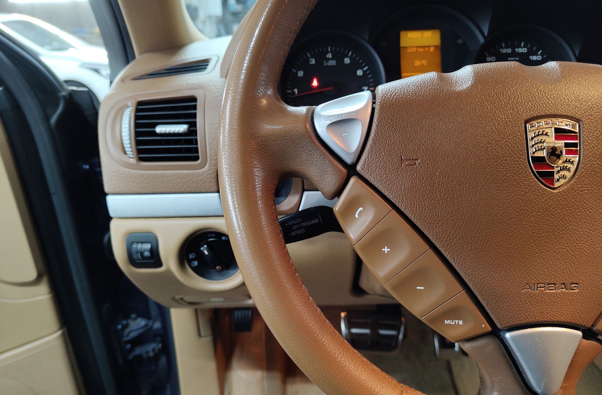 Porsche Cayenne - foto 28