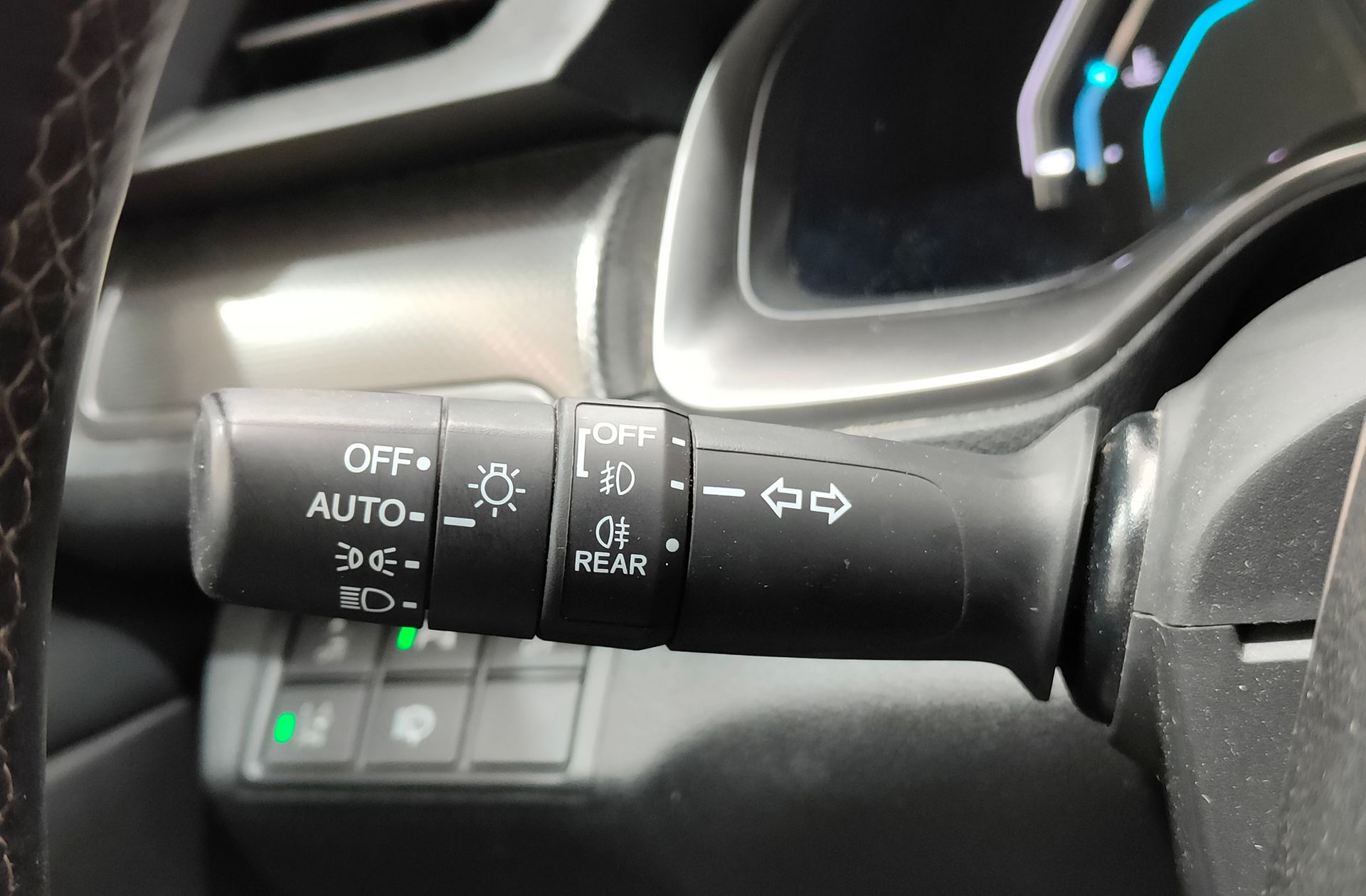 Honda Civic 1.0 I-VTEC Turbo Executive CVT - foto 25