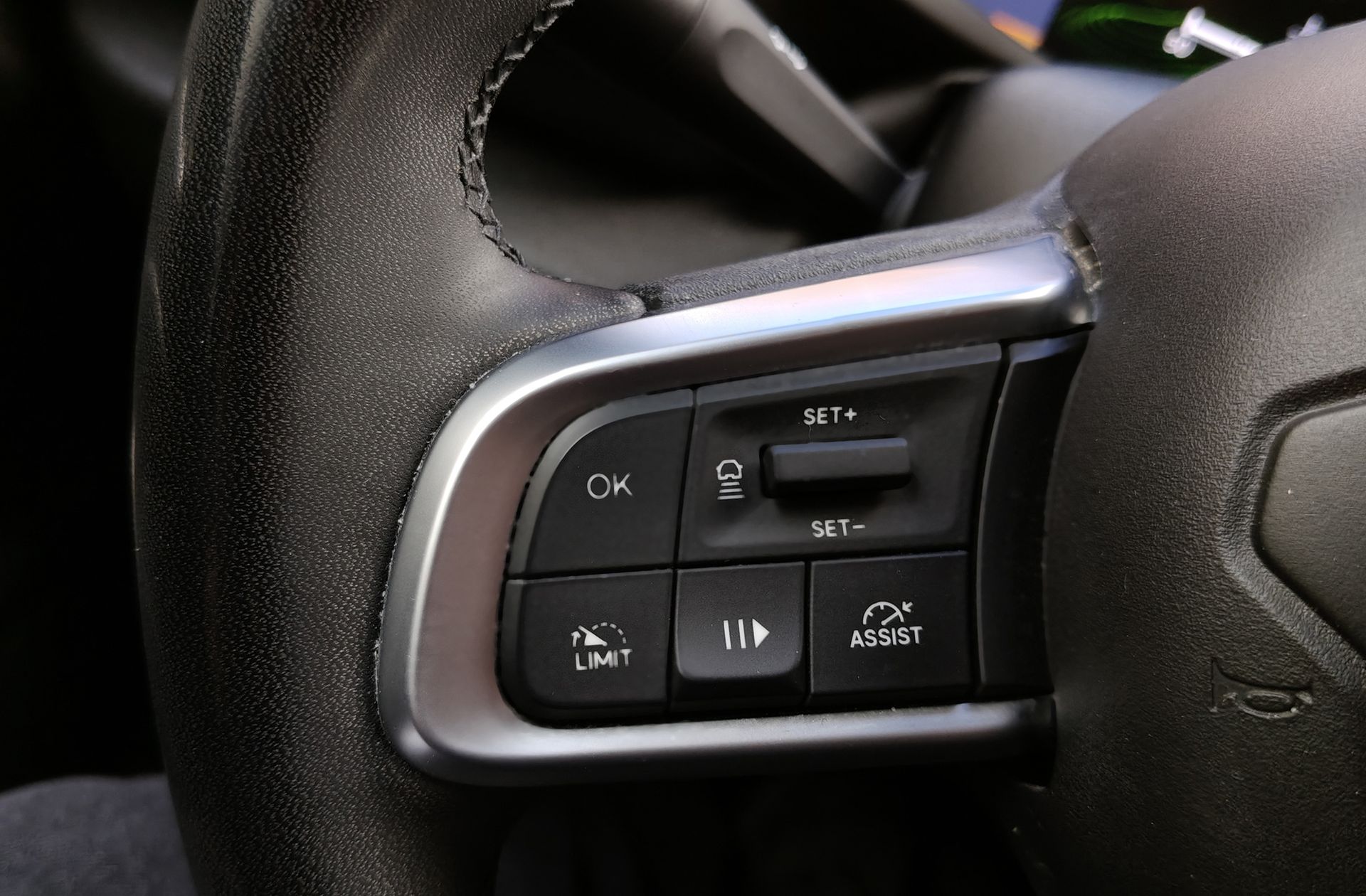 Jeep Avenger 1.2 G Altitude - foto 28