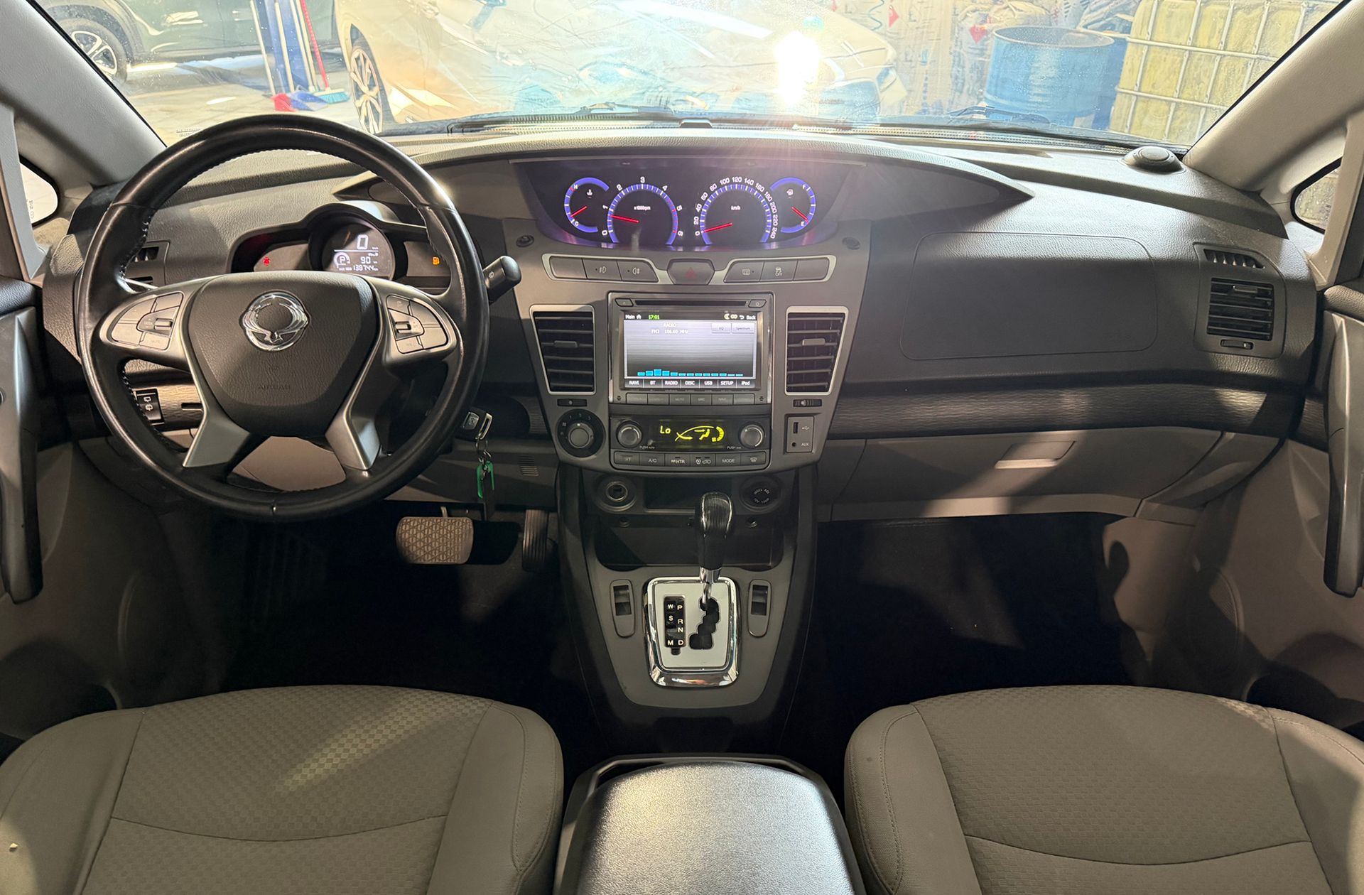 SsangYong Rodius D22T Premium 7 plazas - foto 7
