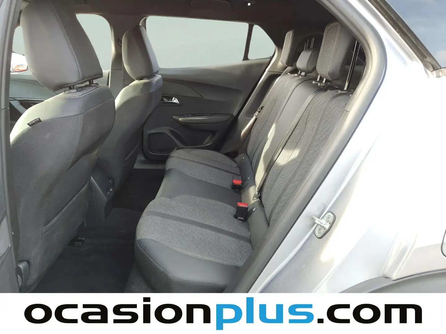 Foto Peugeot 2008 Peugeot 2008 Allure Hybrid eDCS6  (136 CV)