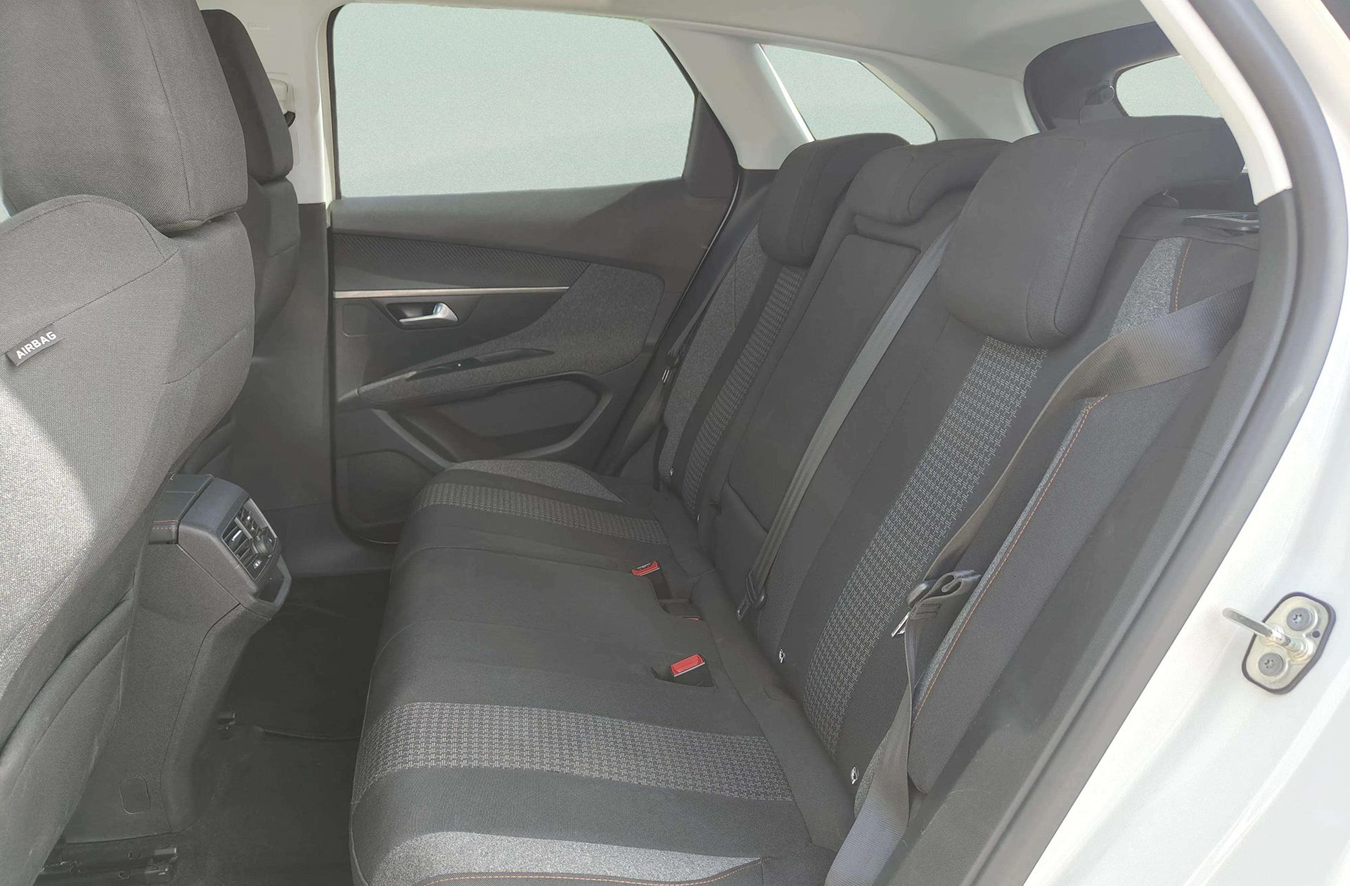 Peugeot 3008 PureTech 130 Active - foto 12