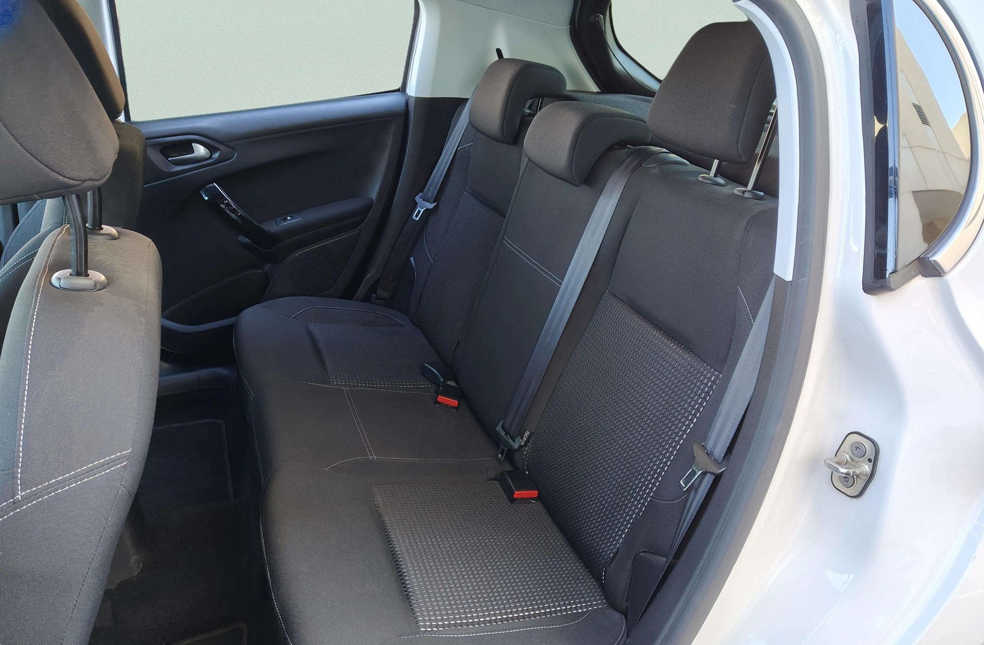 Peugeot 208 1.2 PureTech Allure - foto 13