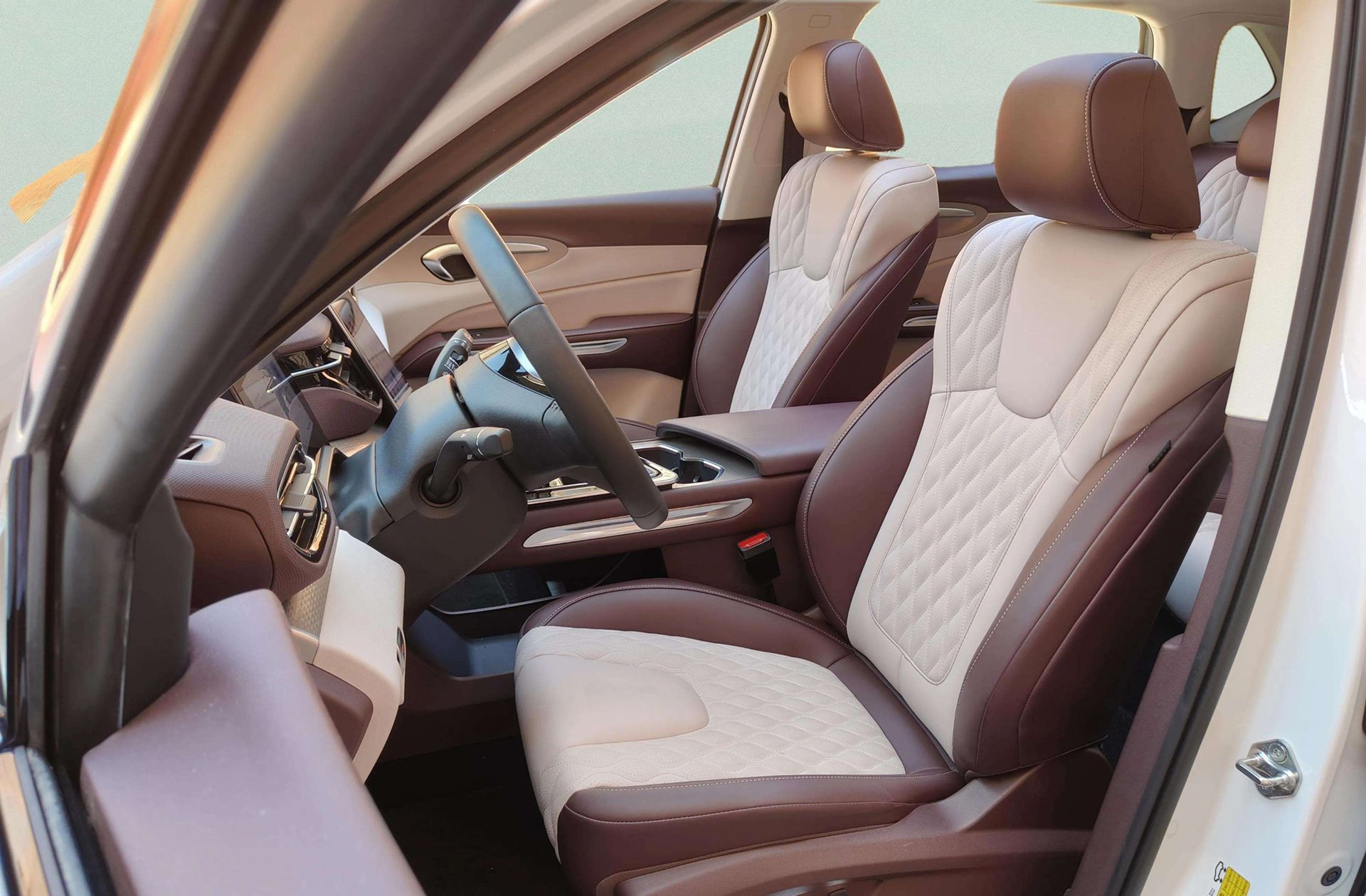 Bestune T90 2.0T Flagship DCT - foto 13