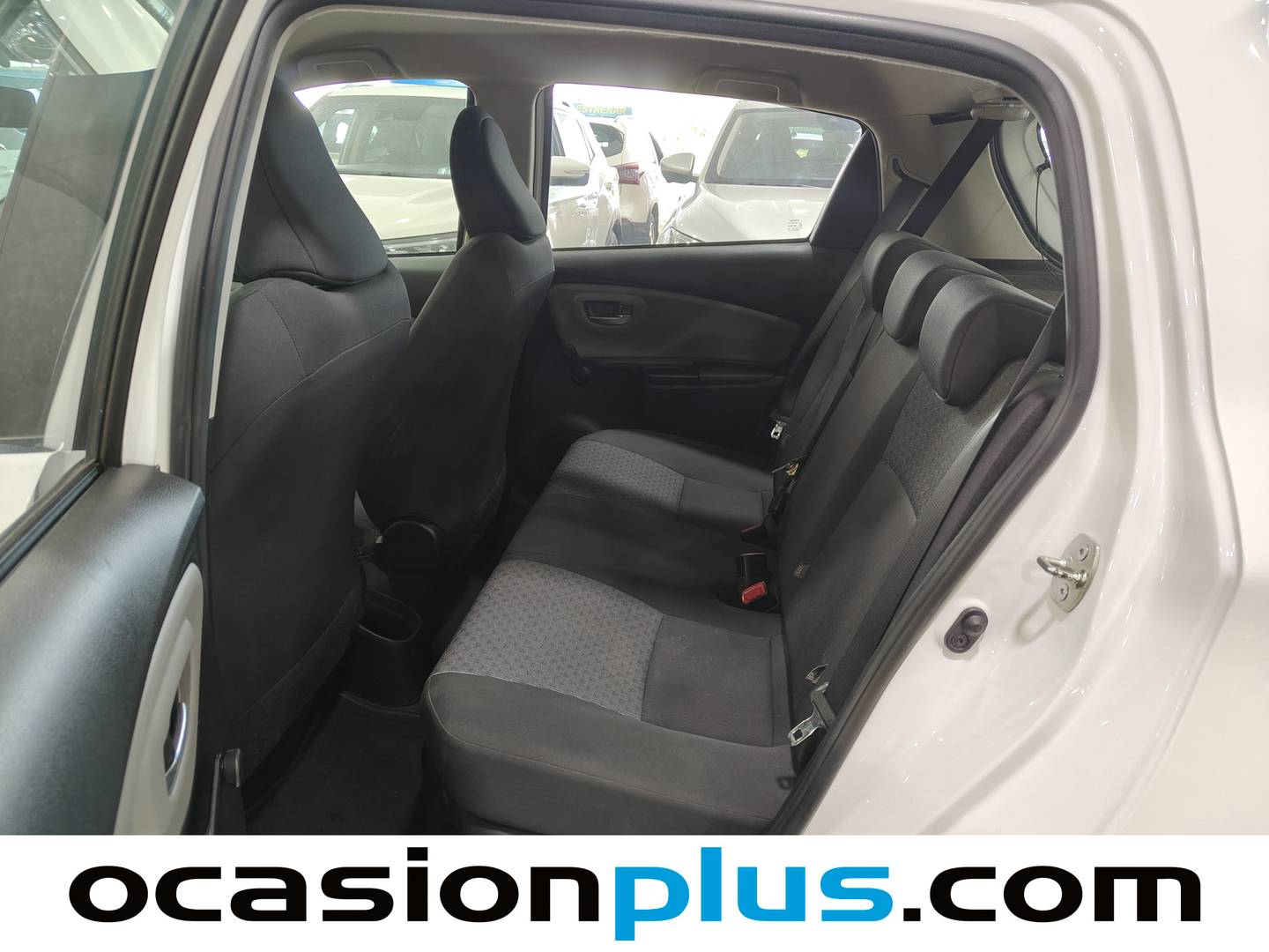 Foto asientos traseros Toyota Yaris Toyota Yaris 1.5 Hybrid Active (100 CV)