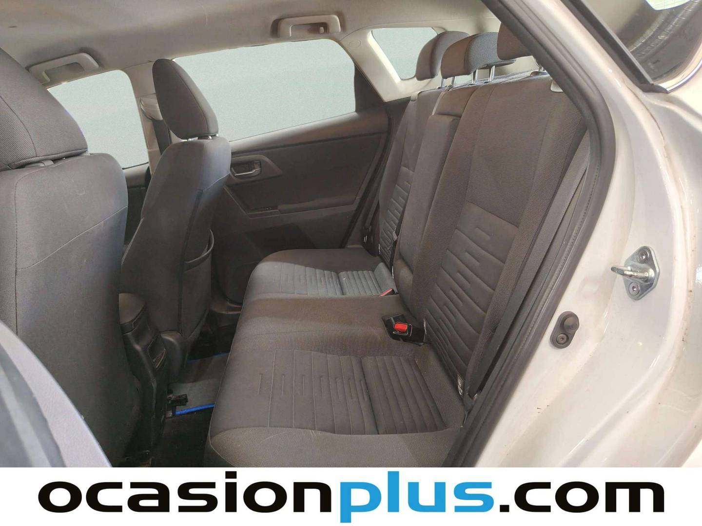Foto asientos traseros Toyota Auris Toyota Auris 140H Hybrid Active (136 CV)