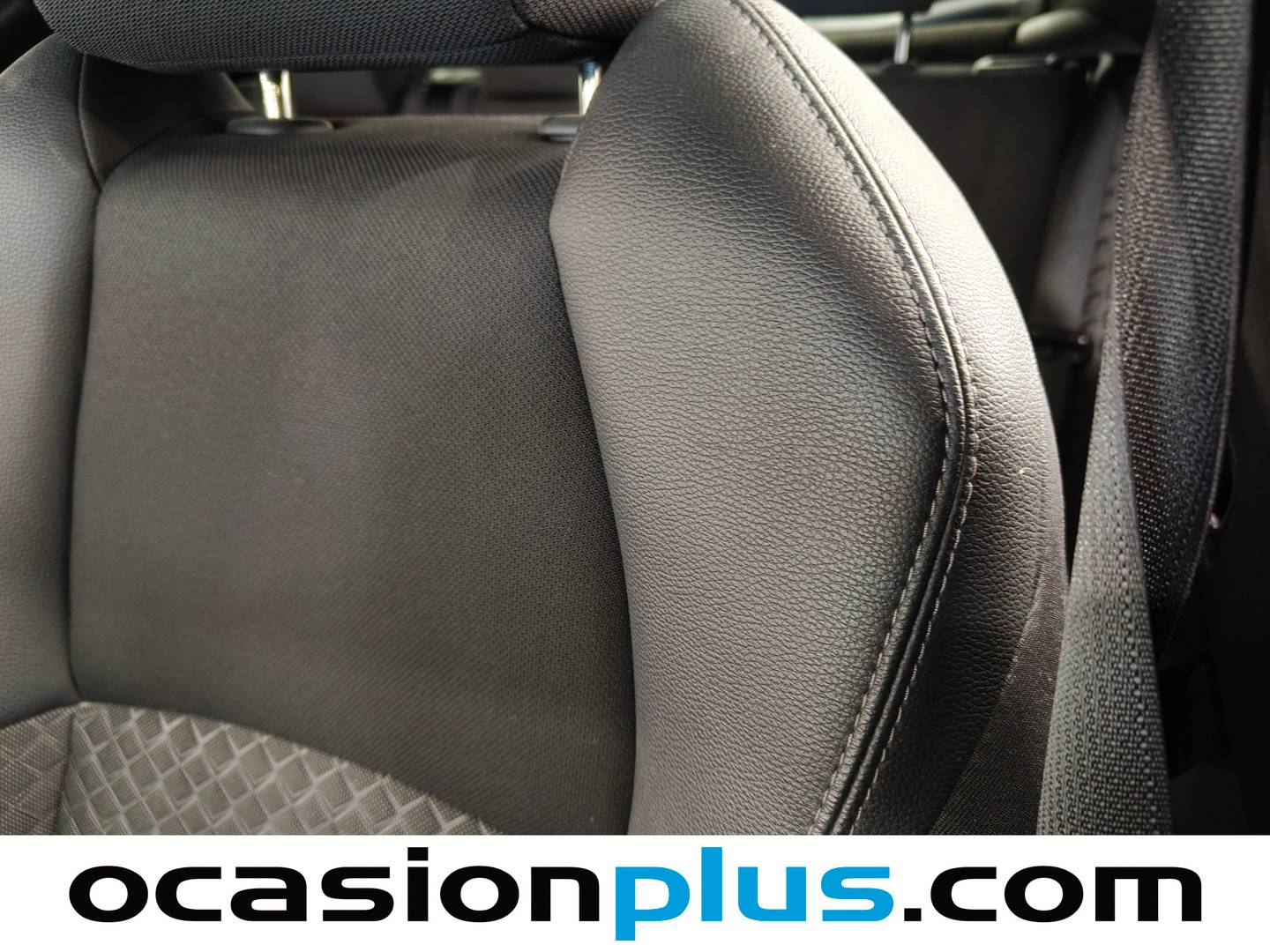 Extras y acabados del Toyota C-HR Toyota C-HR 1.8 125H Advance (122 CV)