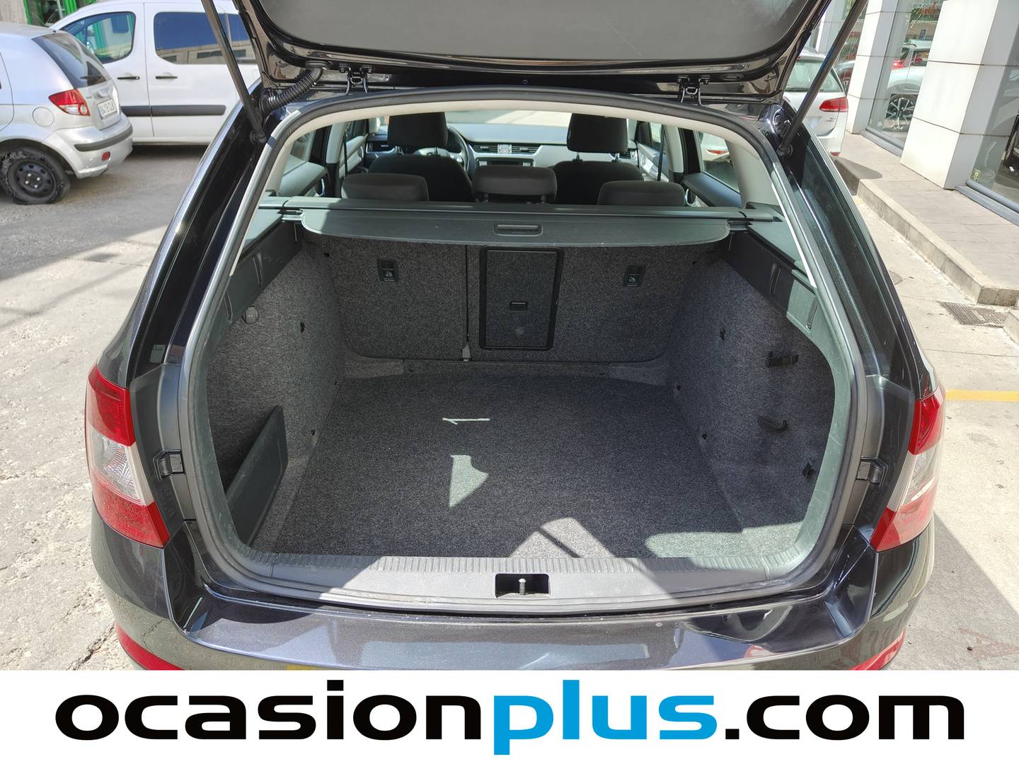 Fotos maletero Skoda Octavia Skoda Octavia Combi Combi 1.6 TDI CR Ambition (110 CV)